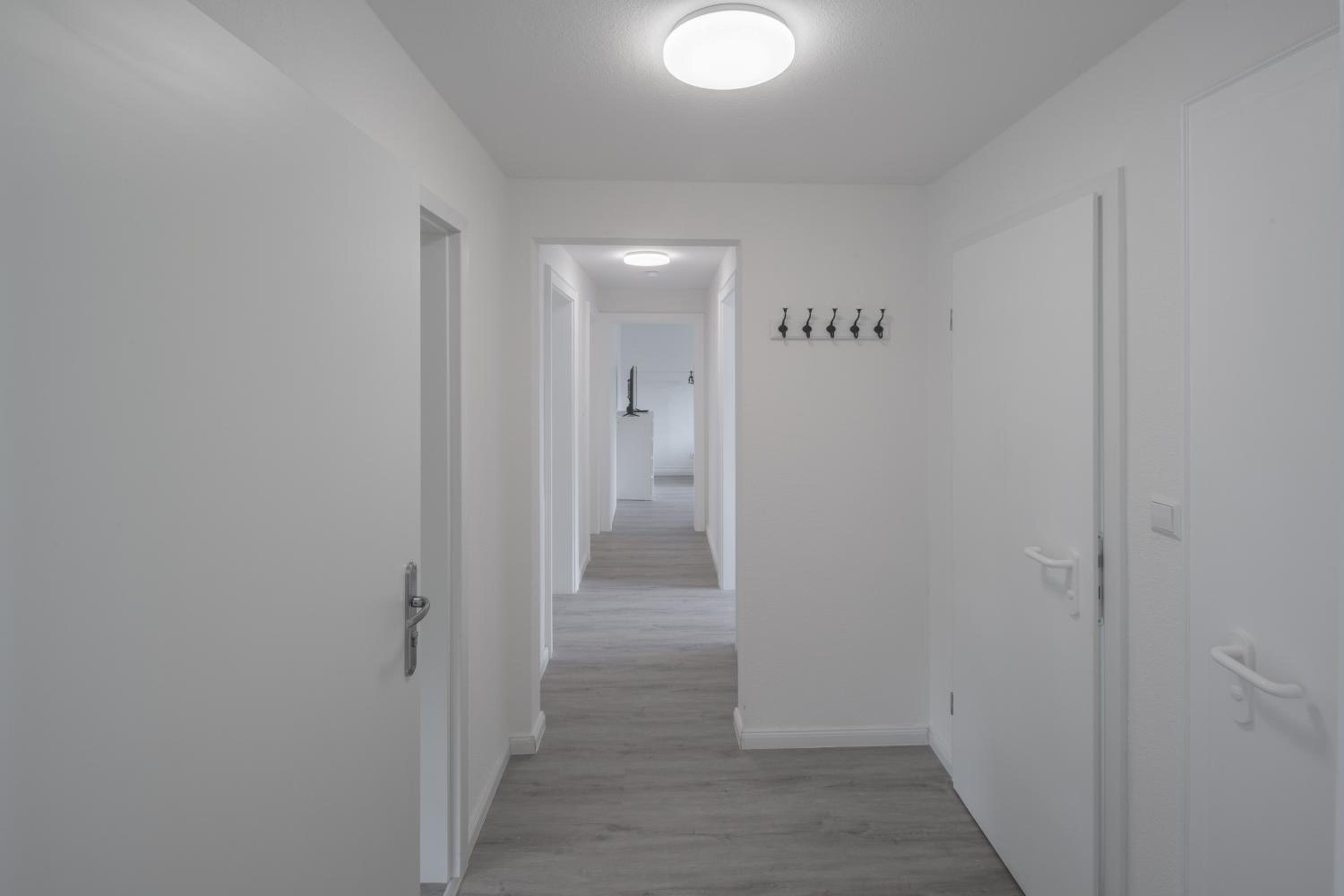 WORK&SLEEP Moderne Apartments in Villingen Schwenningen - Einzelbetten, TV, Bettwäsche & Handtücher, WLAN