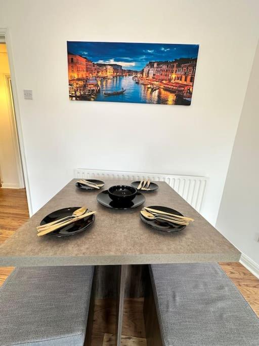 Stylish Waterfront Apartment