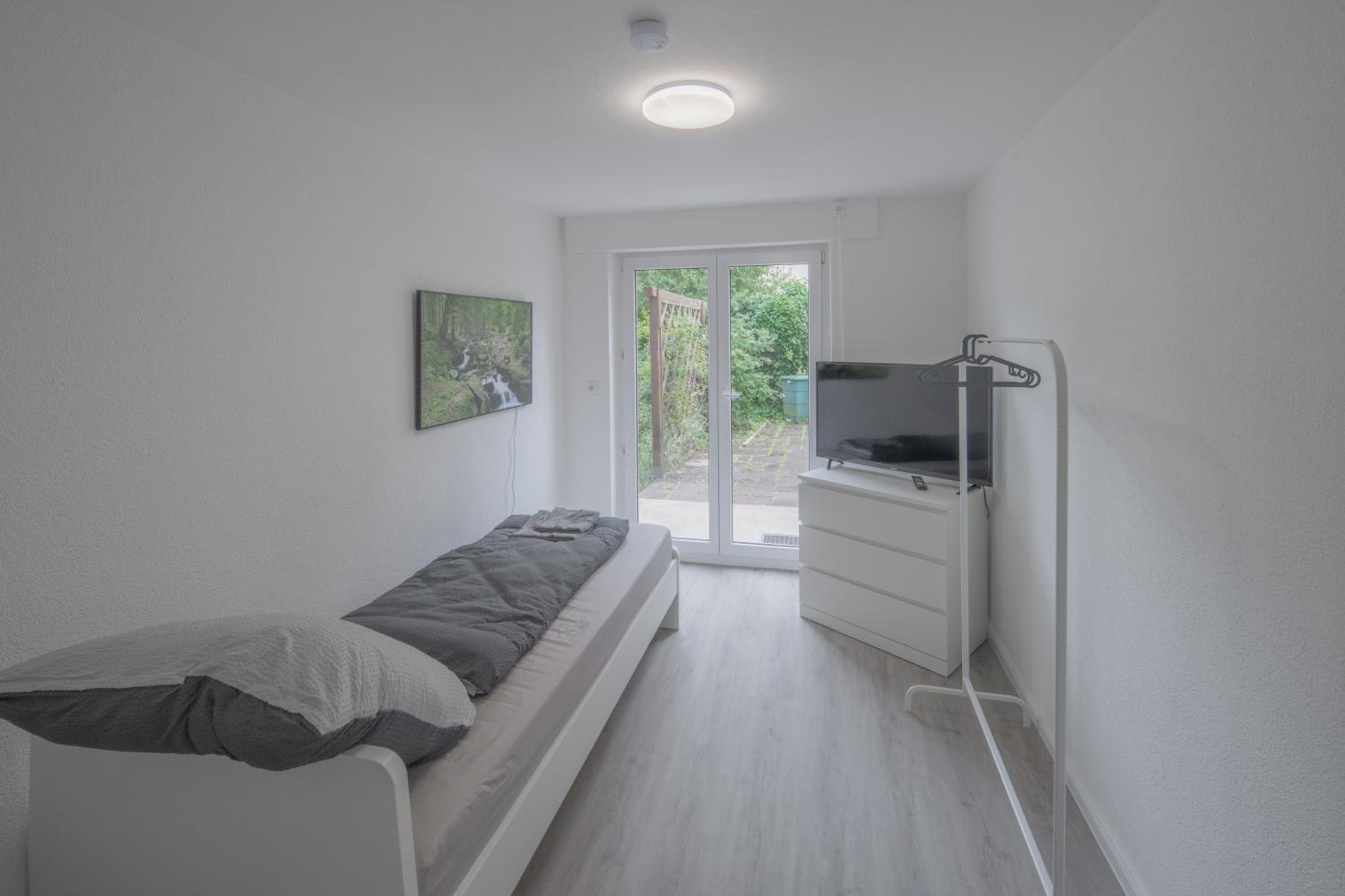WORK&SLEEP Moderne Apartments in Villingen Schwenningen - Einzelbetten, TV, Bettwäsche & Handtücher, WLAN