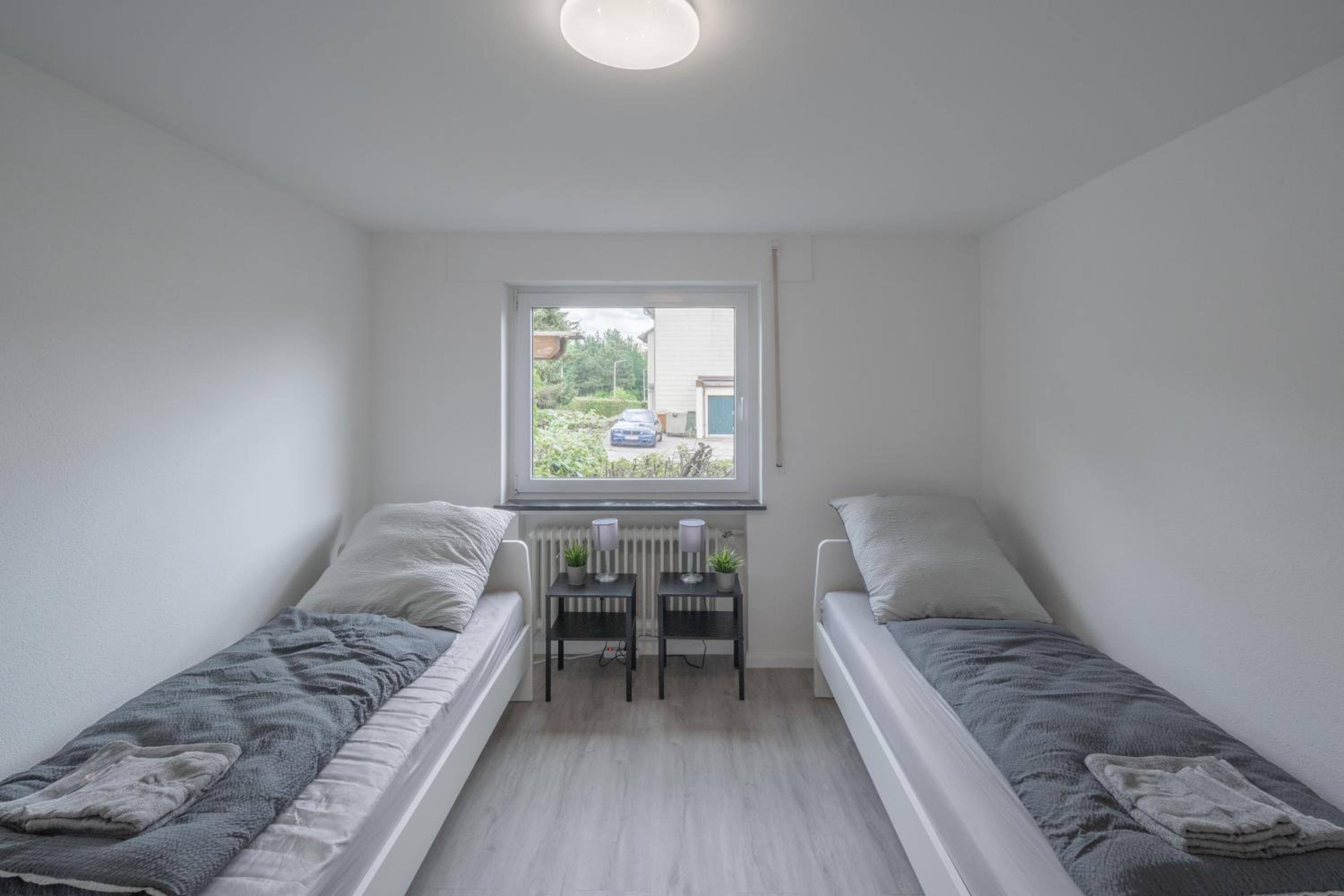 WORK&SLEEP Moderne Apartments in Villingen Schwenningen - Einzelbetten, TV, Bettwäsche & Handtücher, WLAN