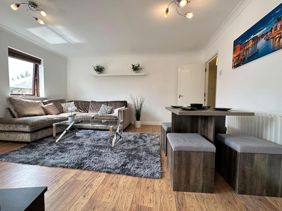 Stylish Waterfront Apartment