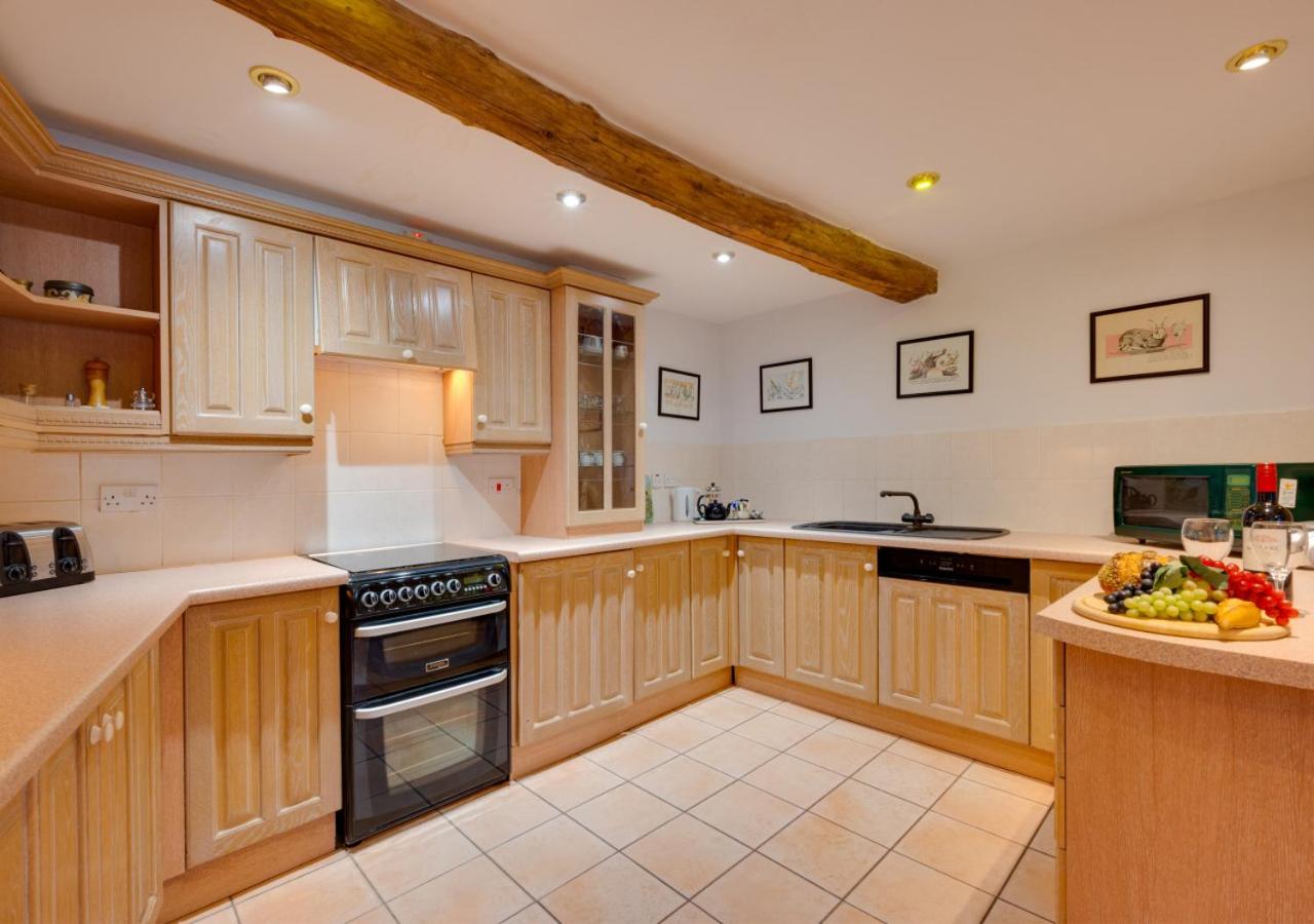 4 Bed in Slapton oc-bc2186