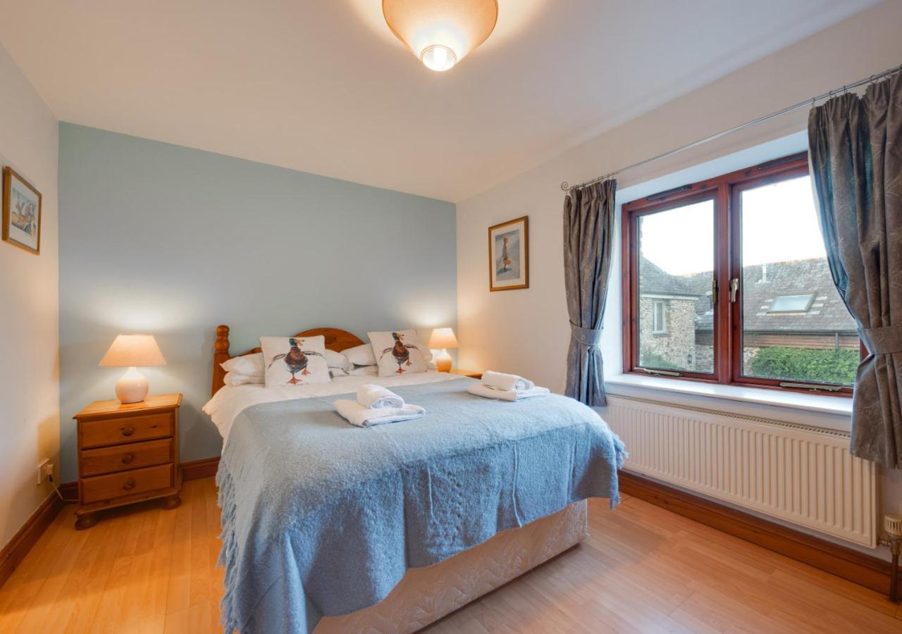 4 Bed in Slapton oc-bc2186