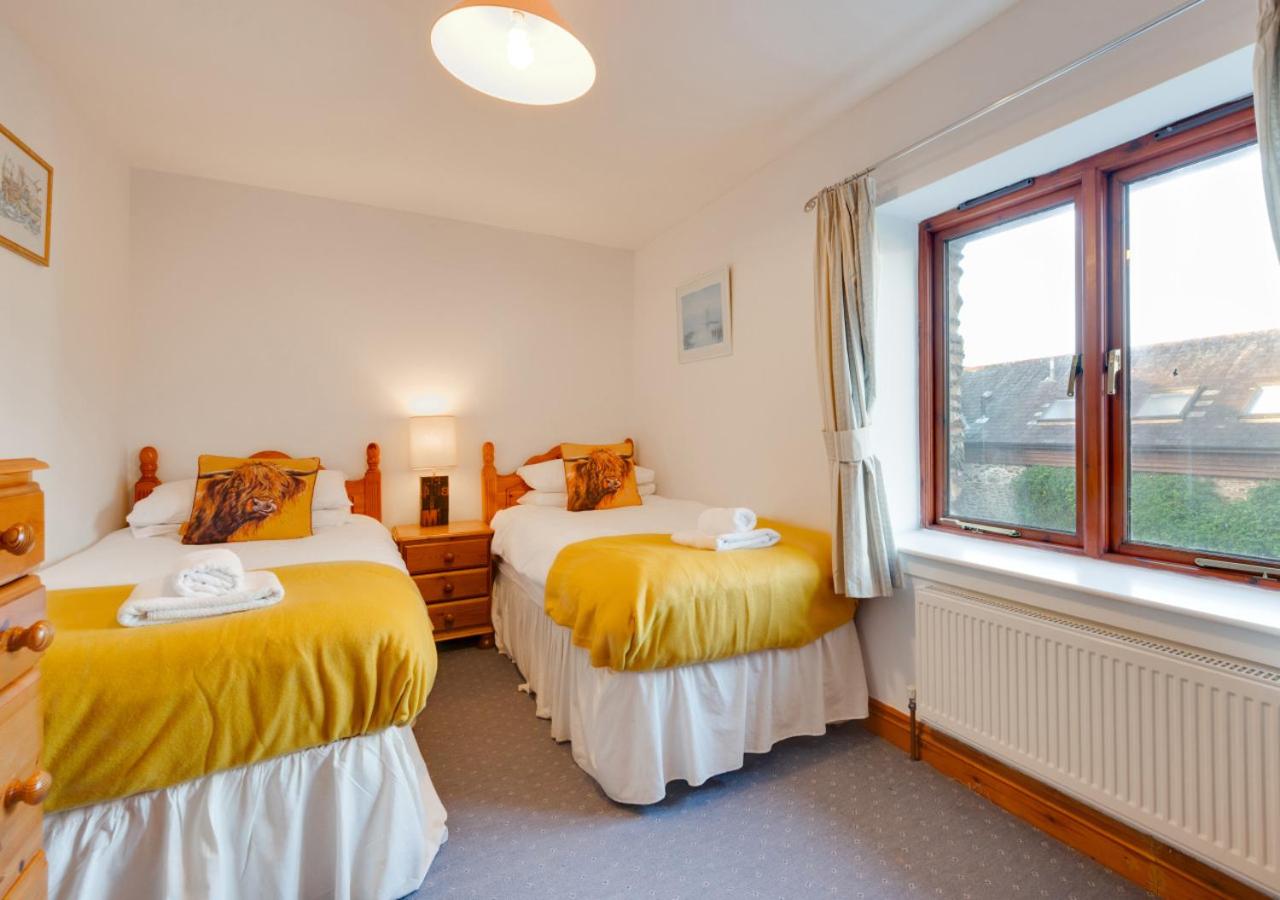 4 Bed in Slapton oc-bc2186