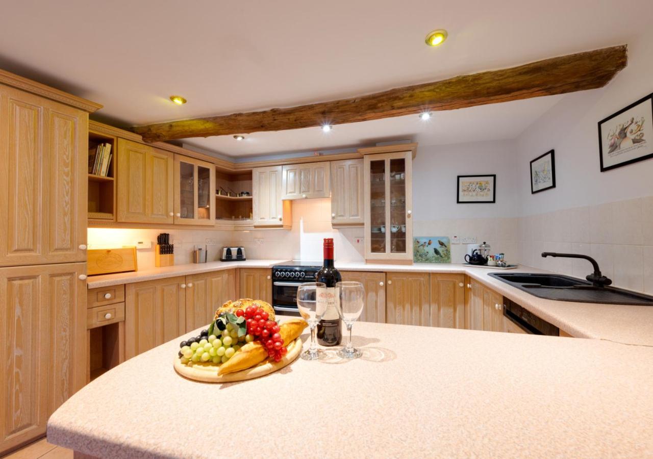 4 Bed in Slapton oc-bc2186