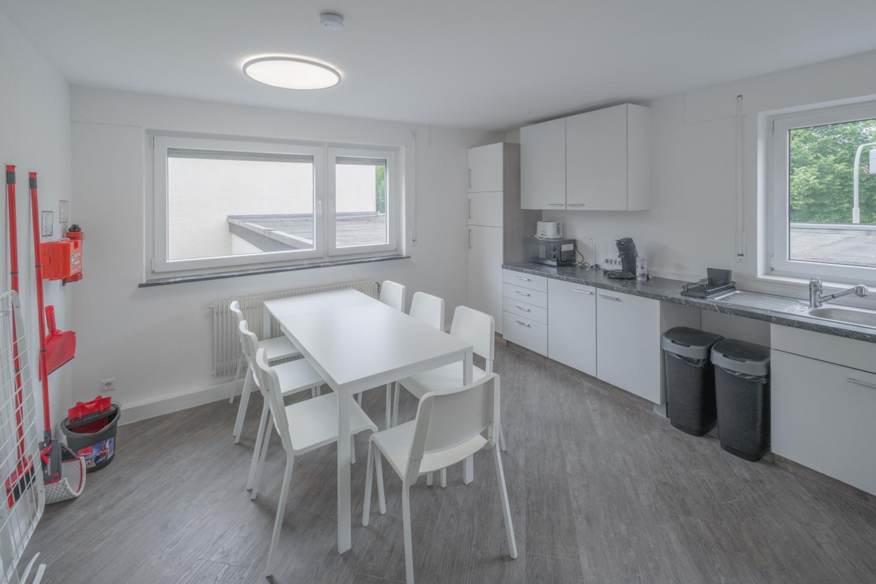 WORK&SLEEP Moderne Apartments in Villingen Schwenningen - Einzelbetten, TV, Bettwäsche & Handtücher, WLAN