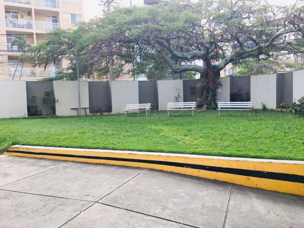 Apartamento incrível em Cabo Frio com localização privilegiada ao lado da praia do forte!