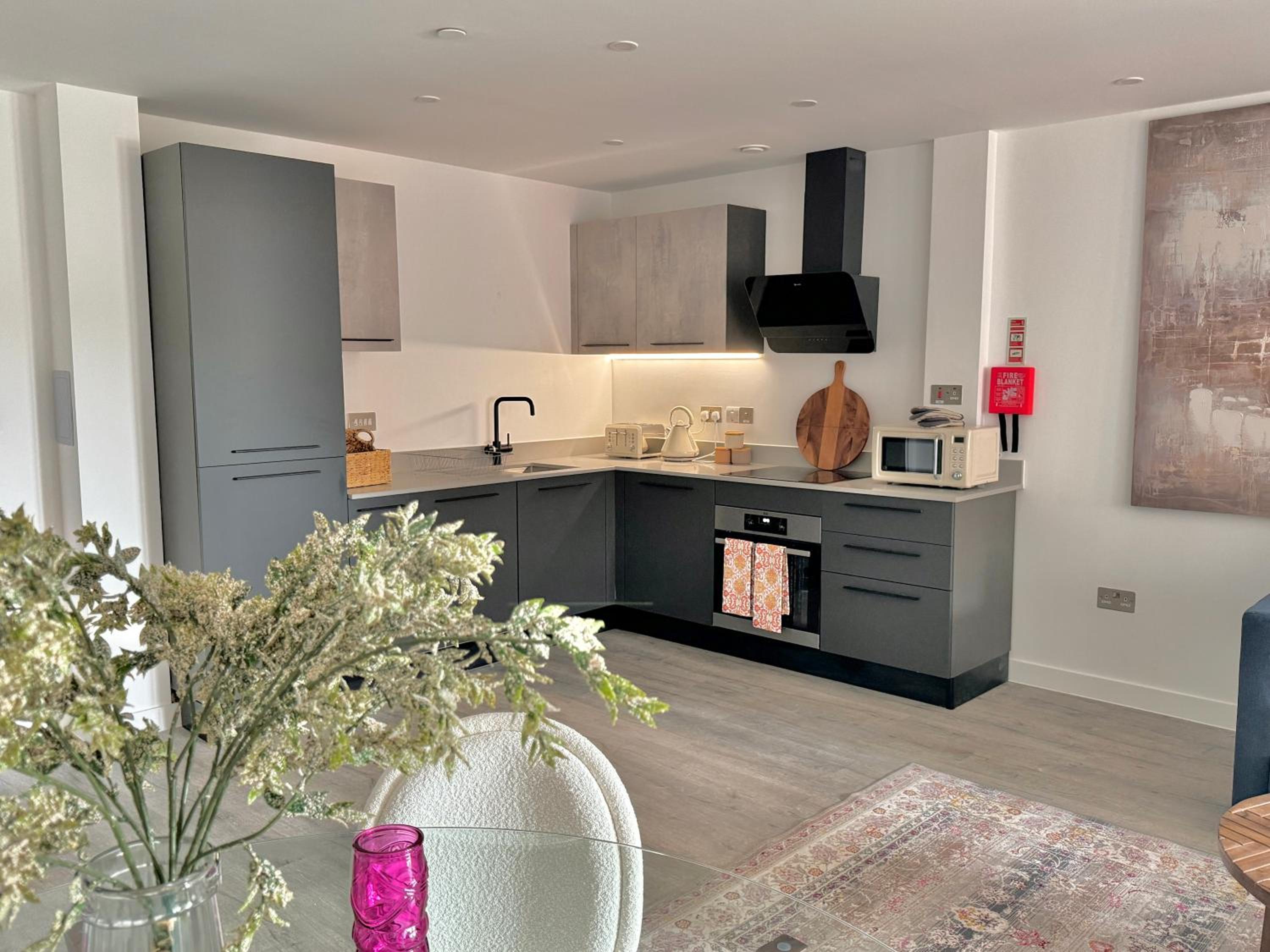 Apartment 44 Citygate Sleeps 4 view 3