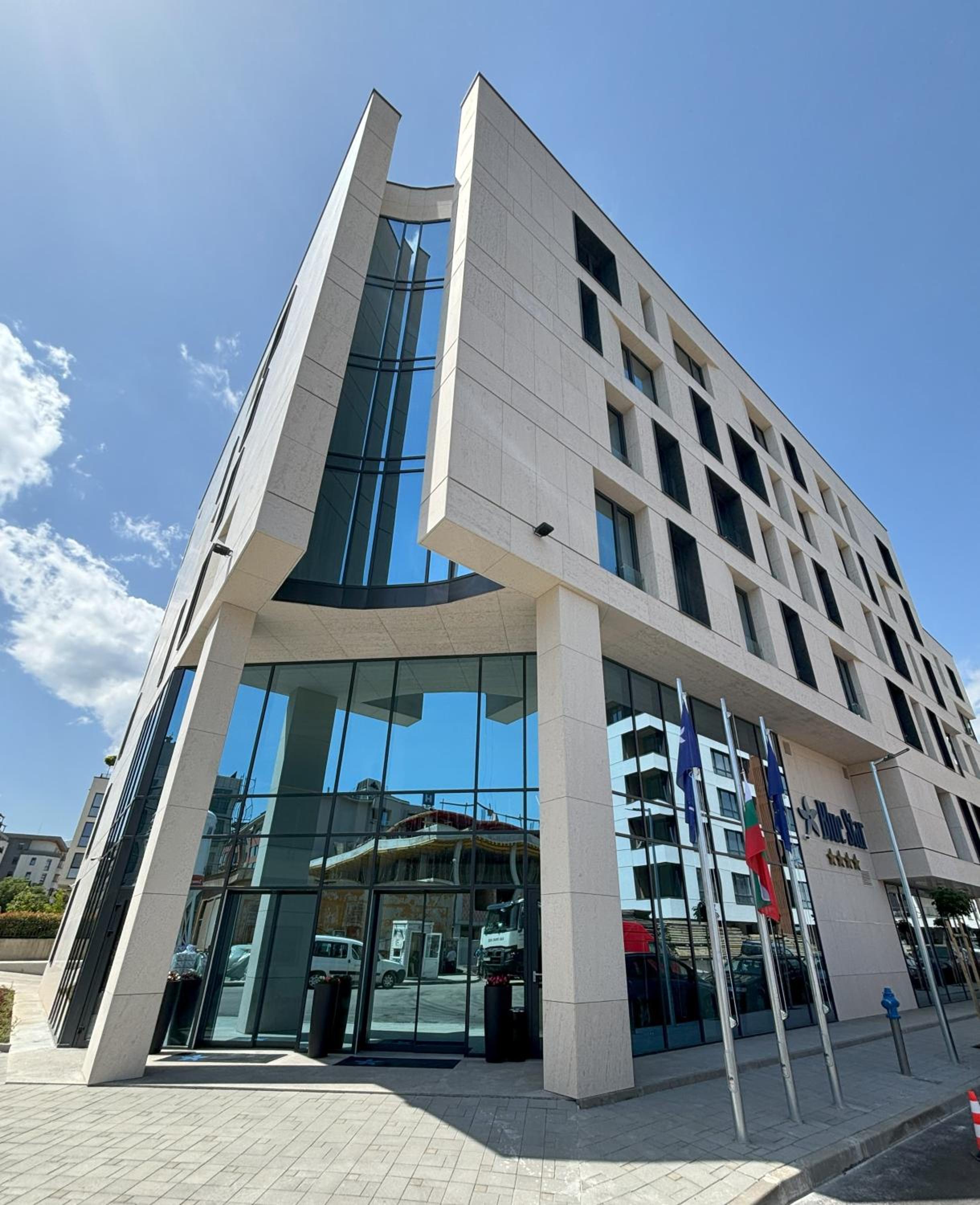 Hotel Blue Star Luxury Hotel - Image 1