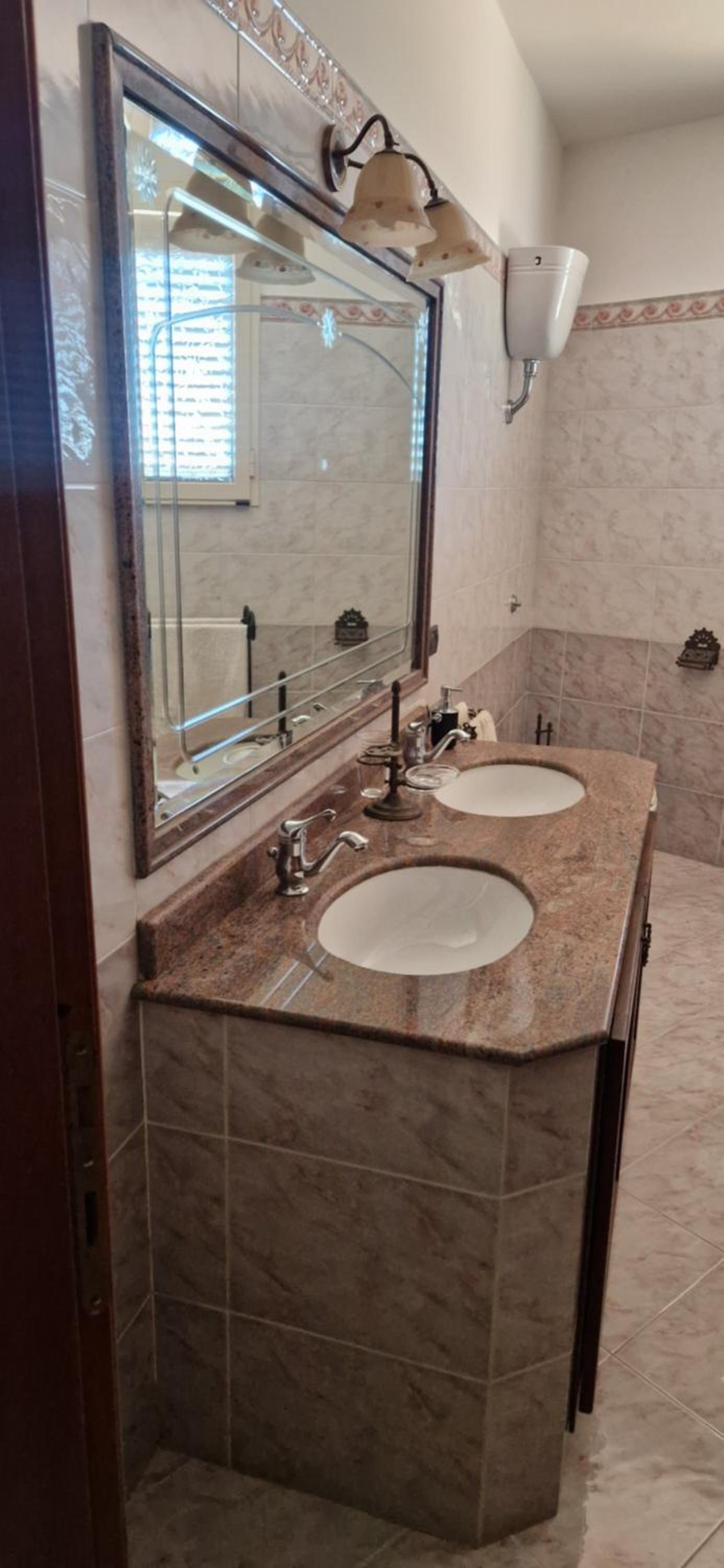 Private Room LULU' with balcony Salento