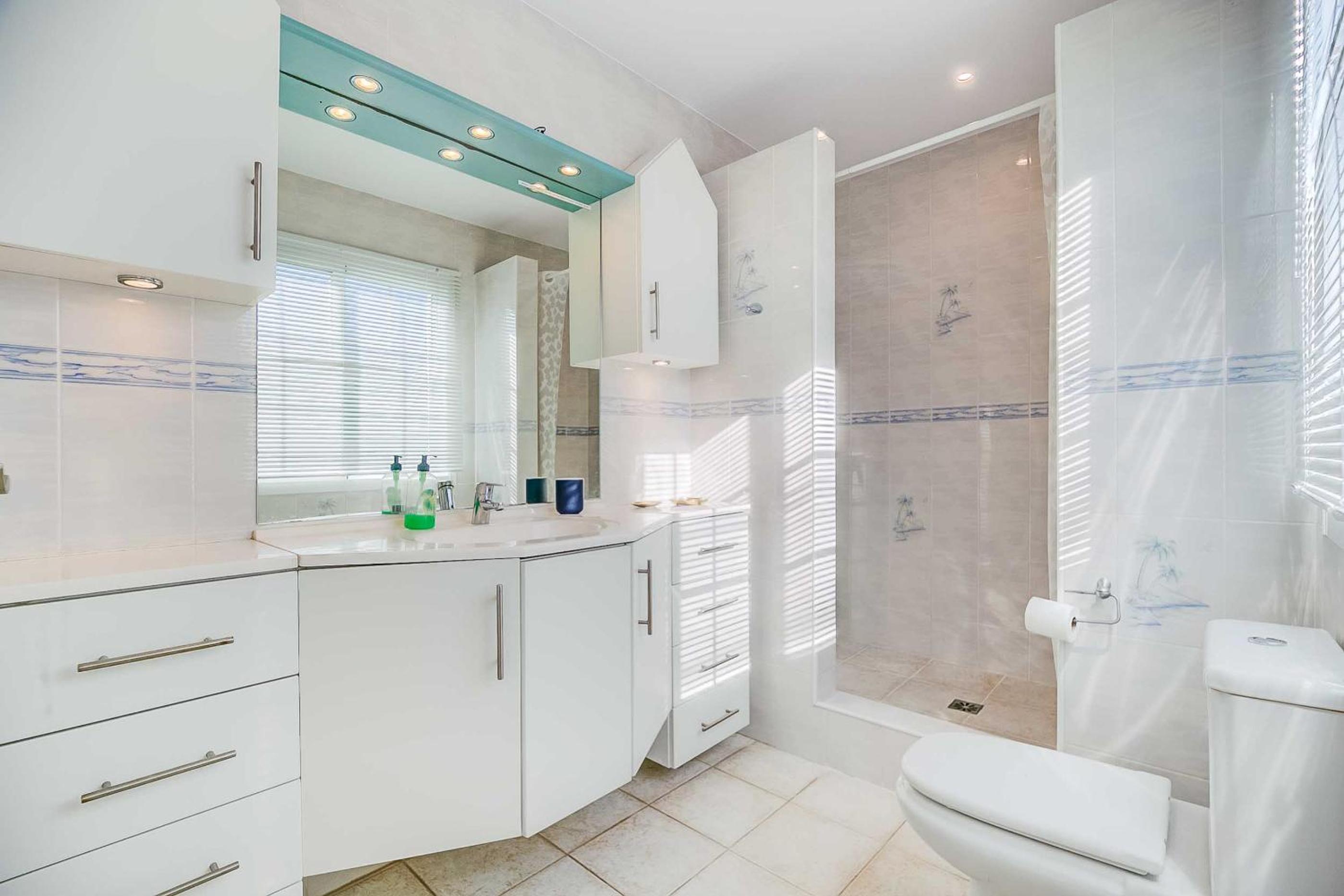 108-Villa, 2 Minutes Walk to the beach, Heated pool