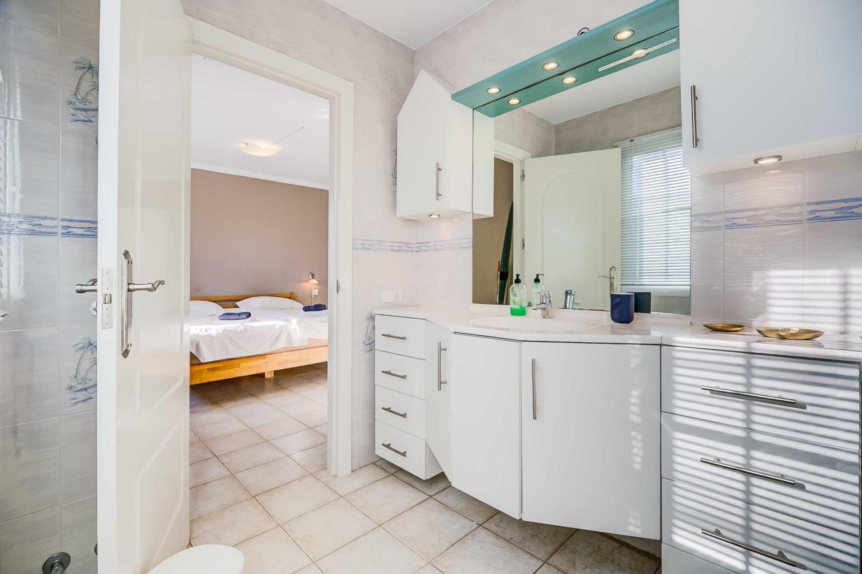 108-Villa, 2 Minutes Walk to the beach, Heated pool
