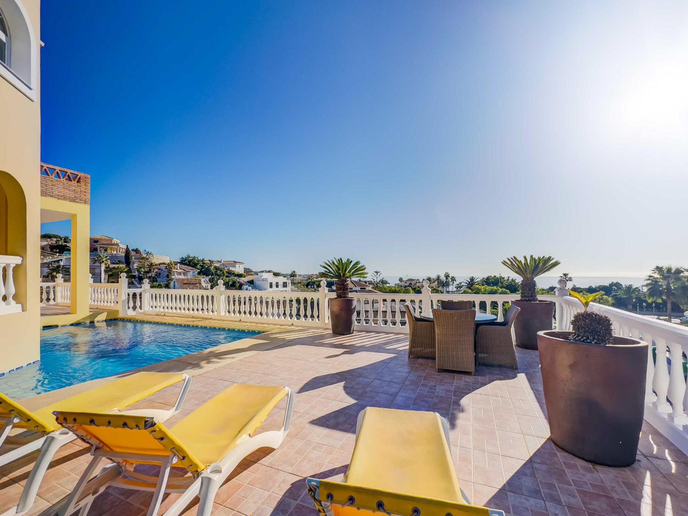 108-Villa, 2 Minutes Walk to the beach, Heated pool