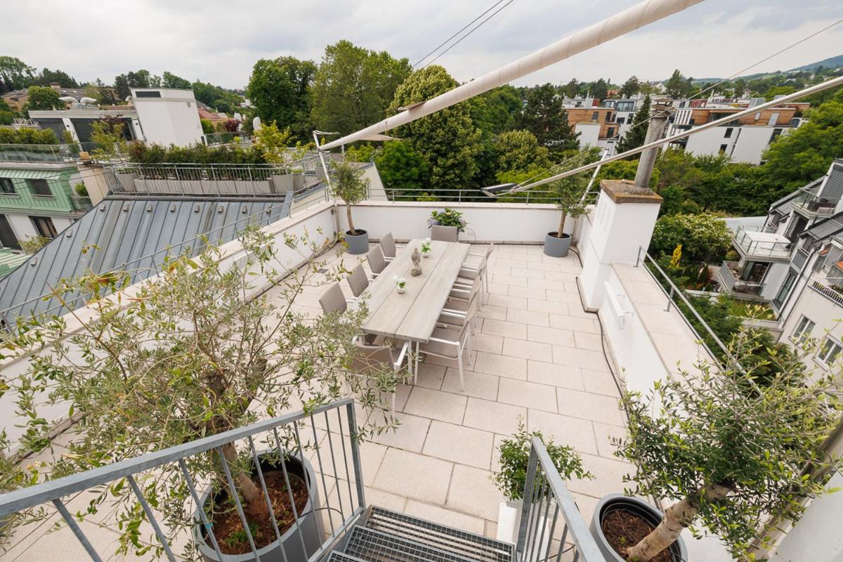Luxury Loft Retreat by JR City Apartments