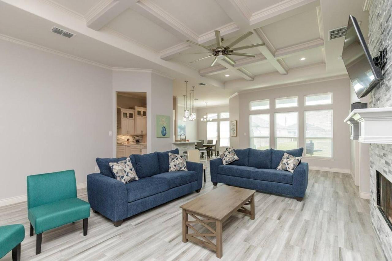 300 Pet friendly with a fenced yard view 2