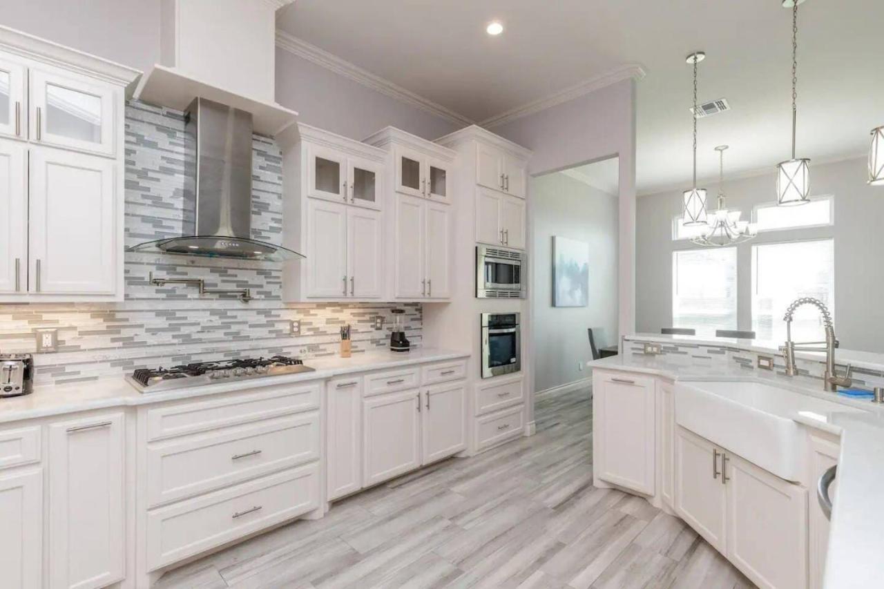 300 Pet friendly with a fenced yard view 4