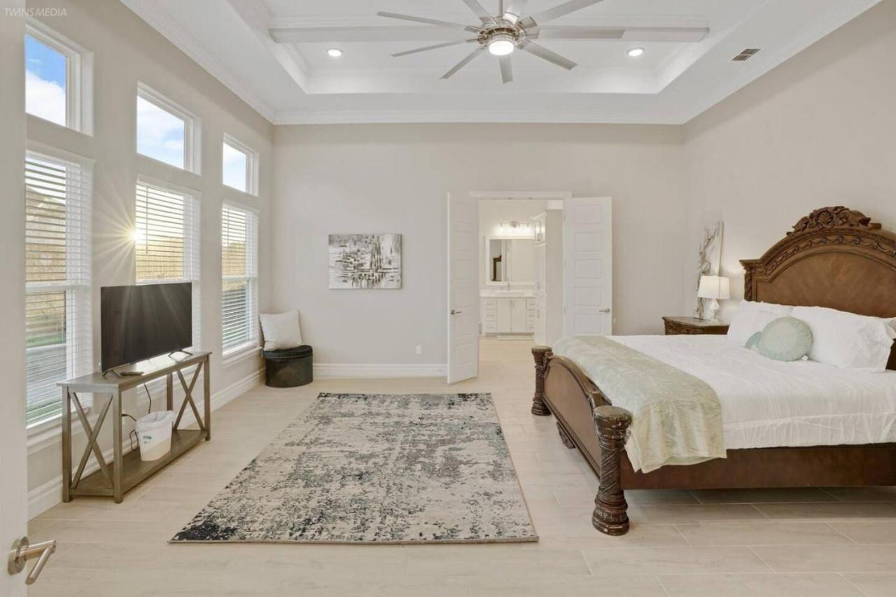 5 Bedrooms Fenced yard New Construction view 2
