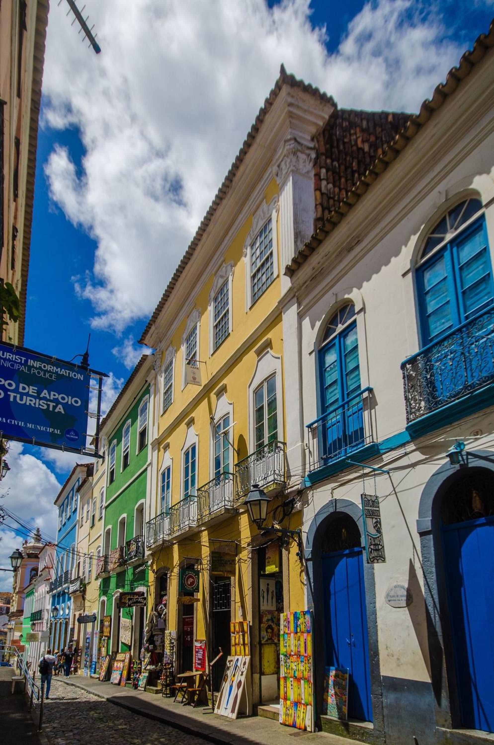 Experiência Autêntica no Pelourinho - Studio em Casarão Histórico até 6 hóspedes