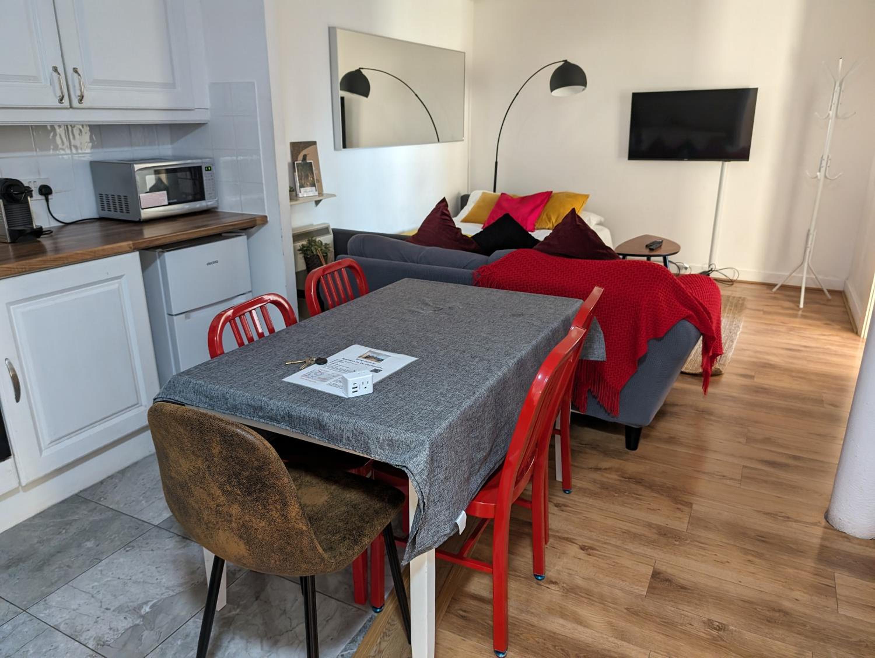 Spacious 3-Bed Apt in Dublin Center