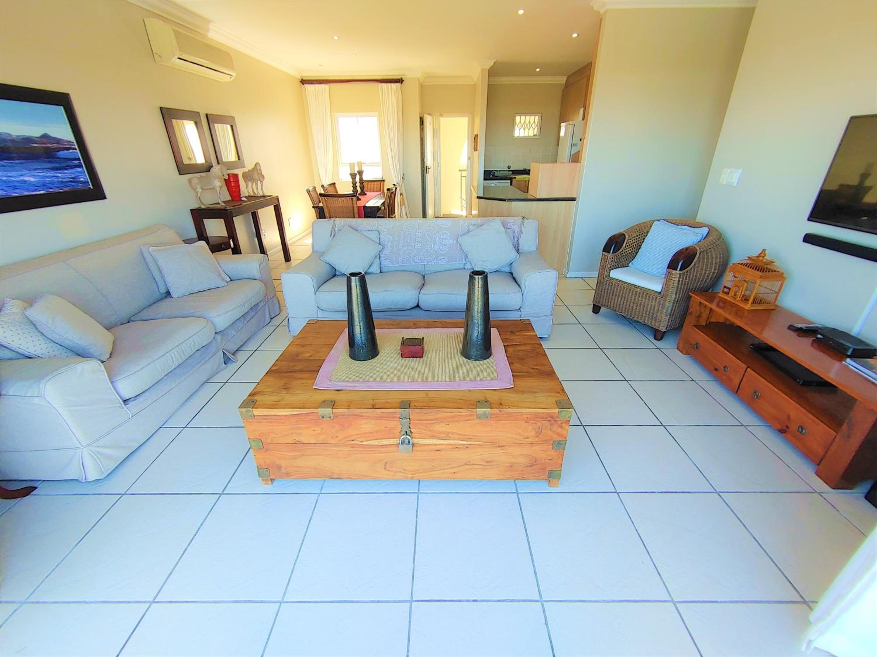 Santiago Bay Self-Catering Apartment in Capricorn Beach Estate, Muizenberg, close to the beach