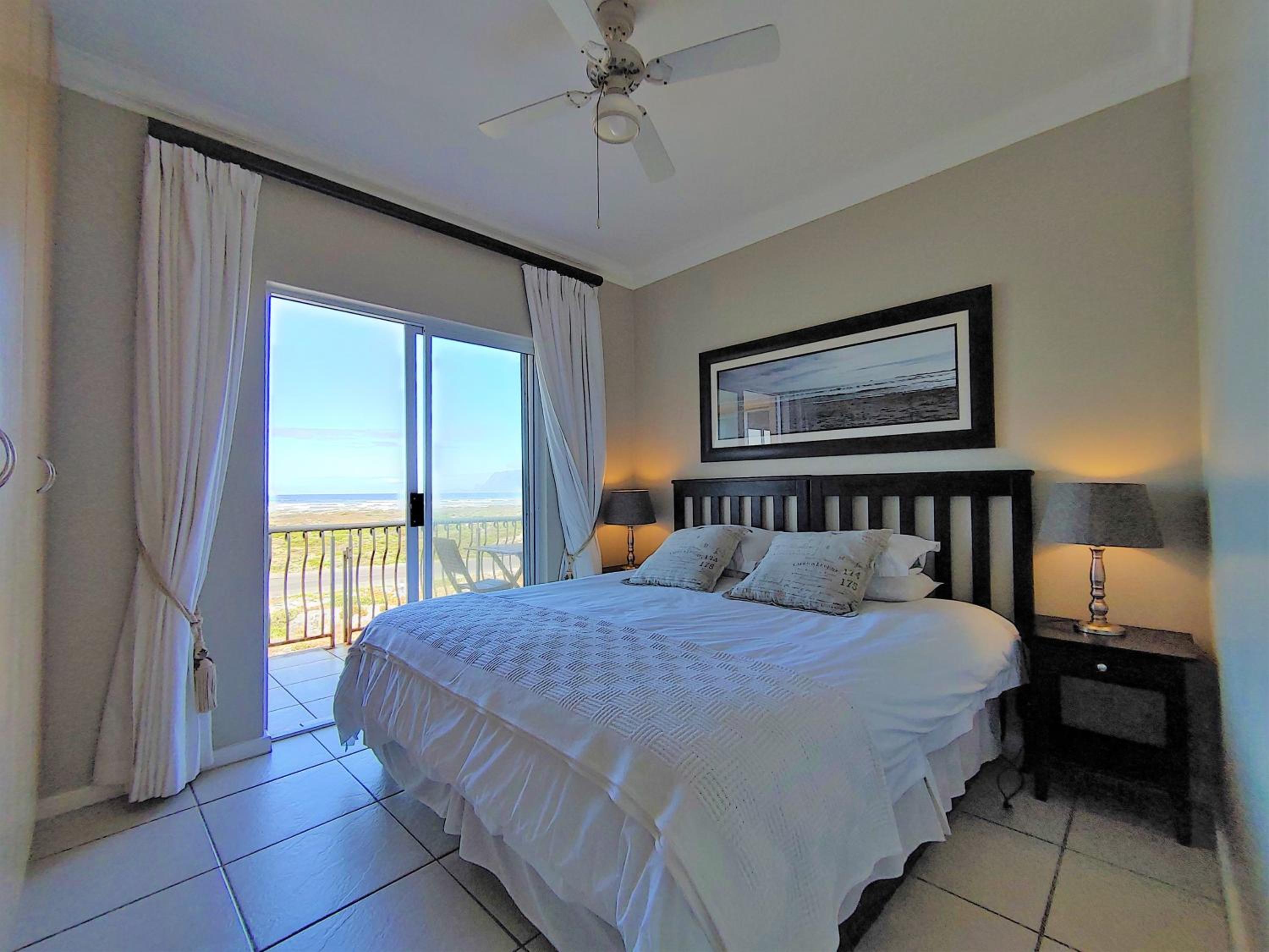 Santiago Bay Self-Catering Apartment in Capricorn Beach Estate, Muizenberg, close to the beach