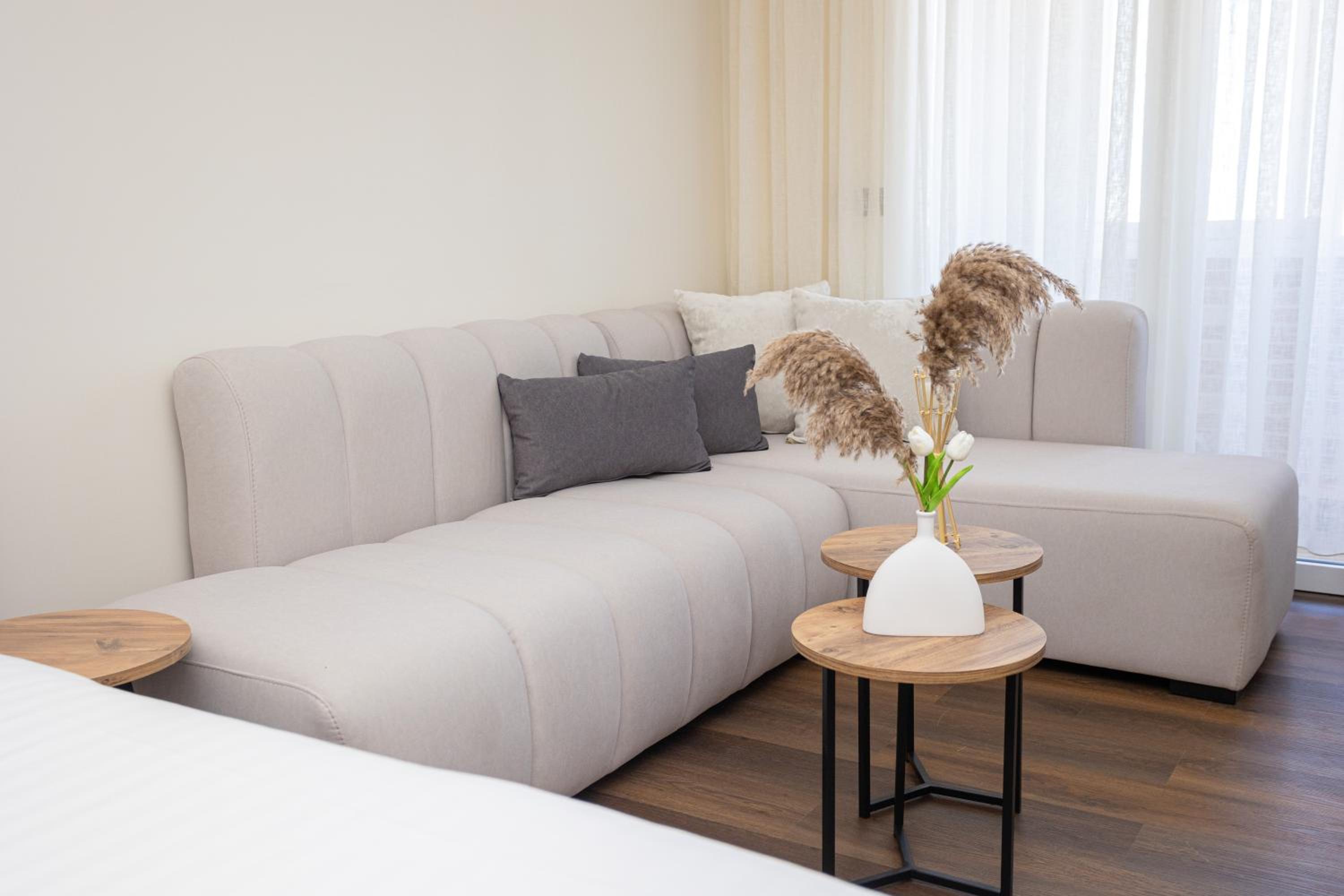 Iunn apartments