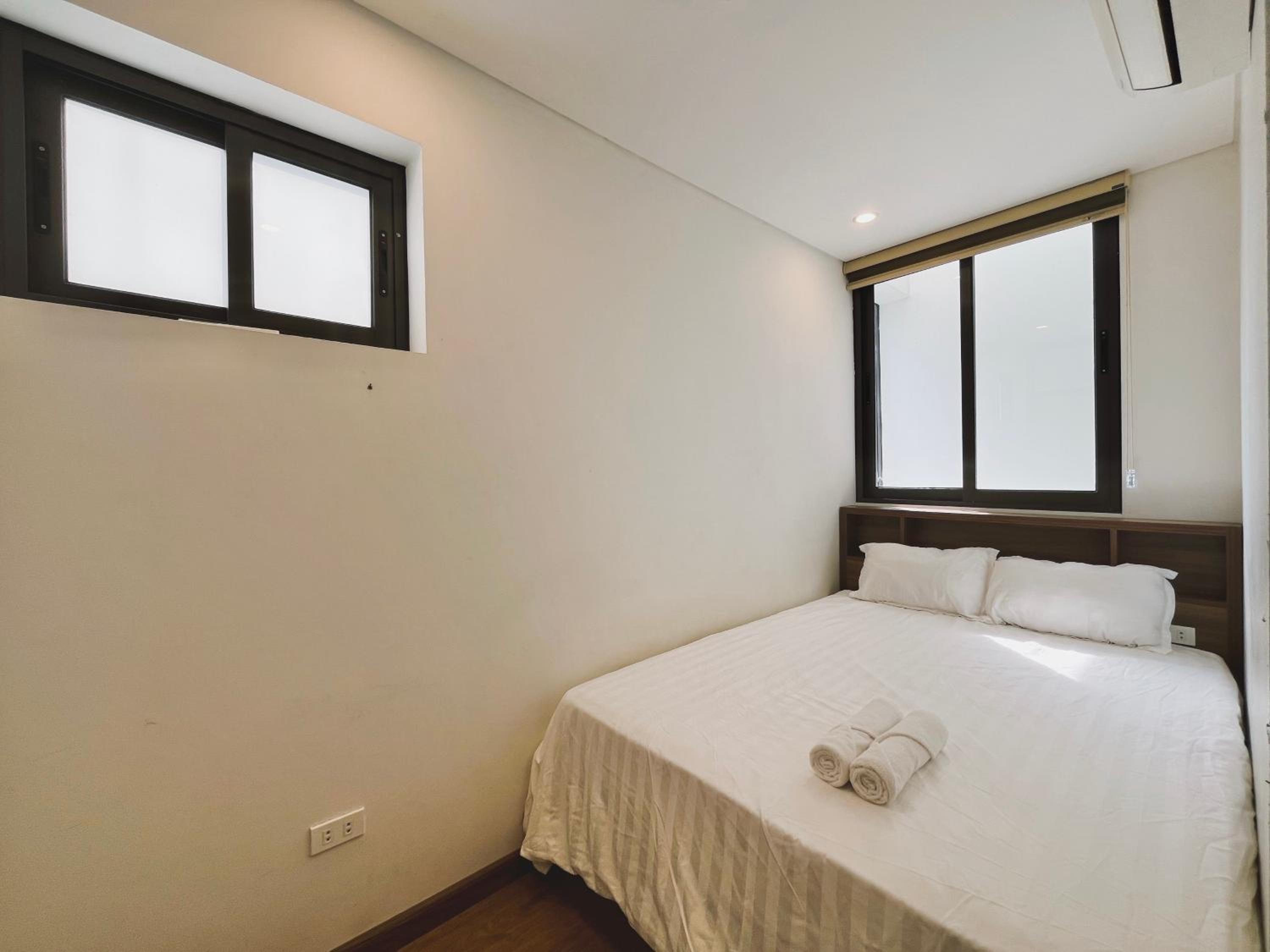 Hanoi Home 4 - Cheap price 2 bedroom Apartment near West lake