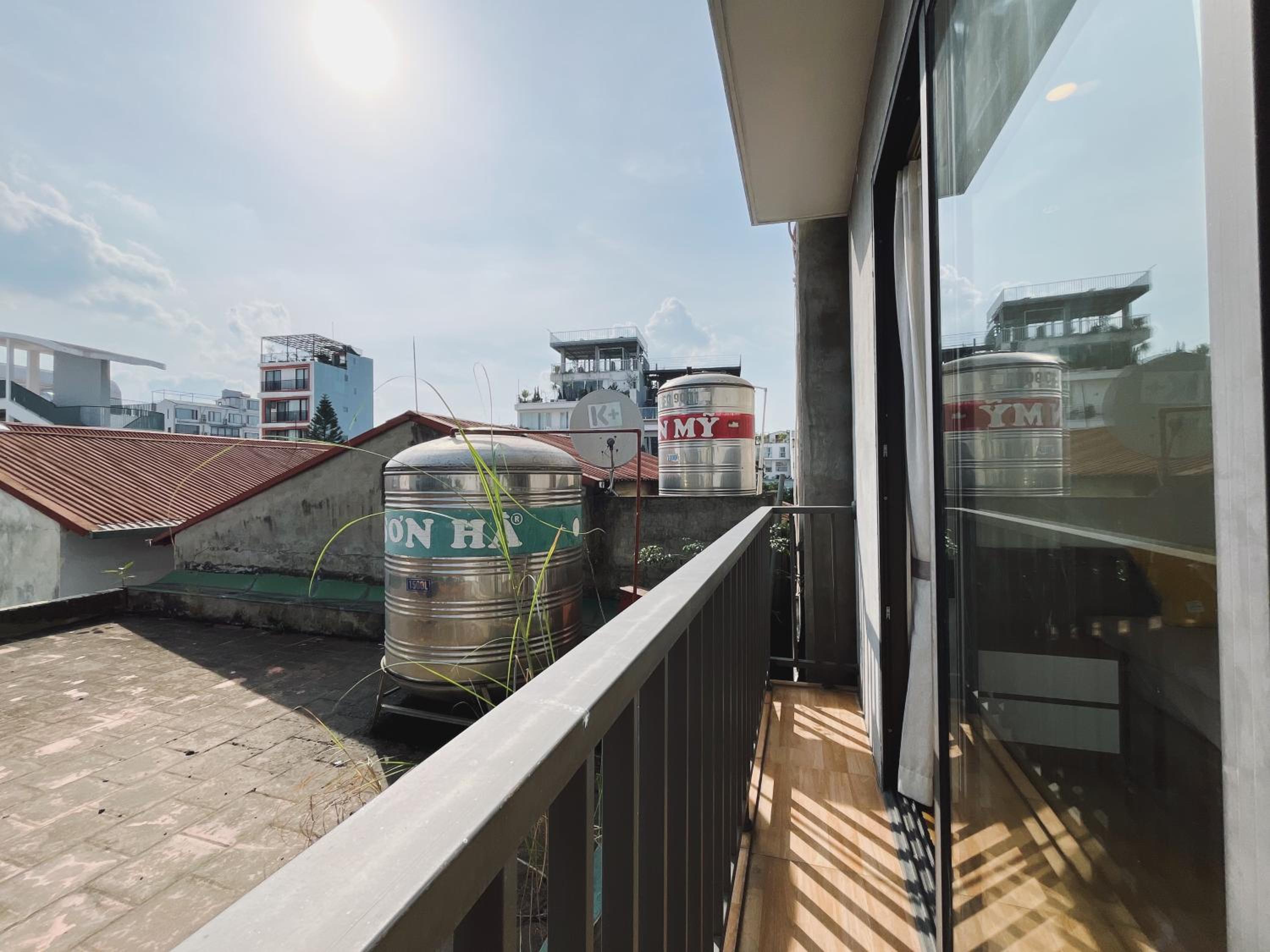 Hanoi Home 4 - Cheap price 2 bedroom Apartment near West lake