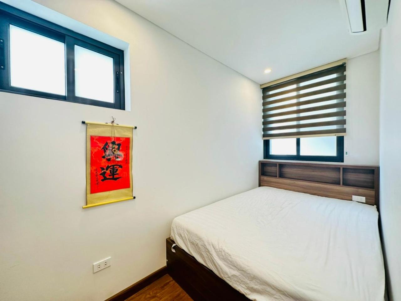 Hanoi Home 4 - Cheap price 2 bedroom Apartment near West lake