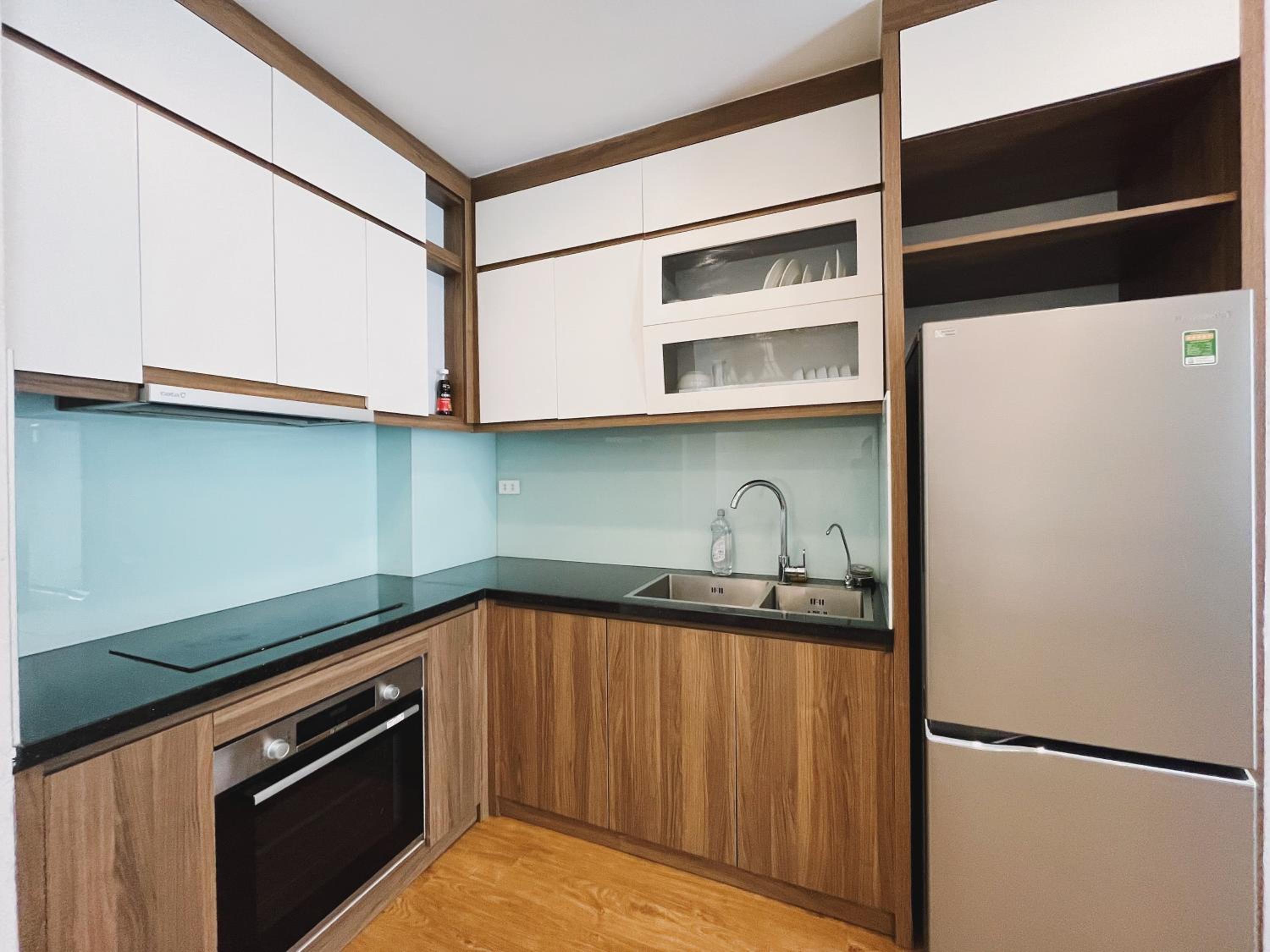 Hanoi Home 4 - Cheap price 2 bedroom Apartment near West lake