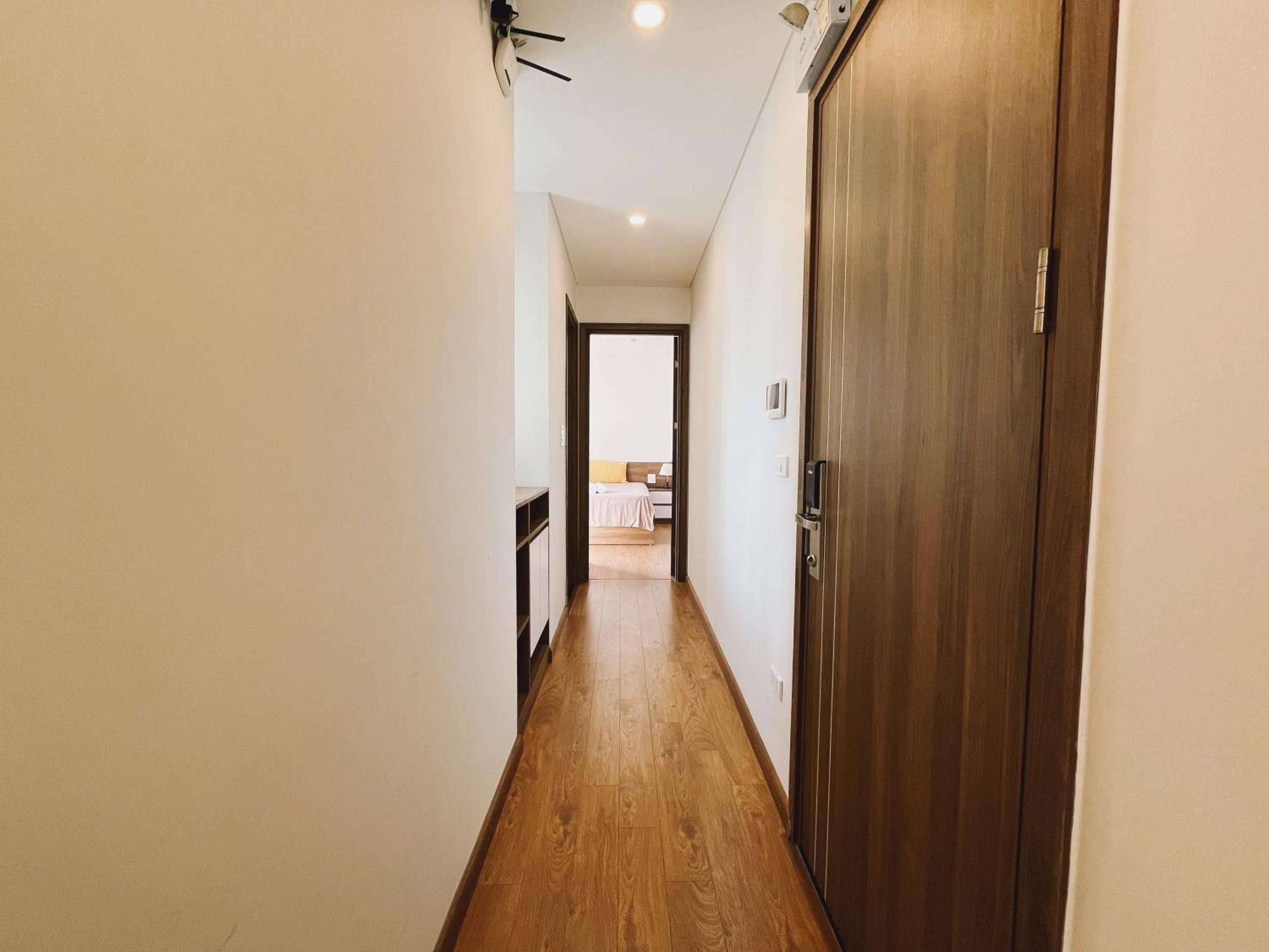 Hanoi Home 4 - Cheap price 2 bedroom Apartment near West lake