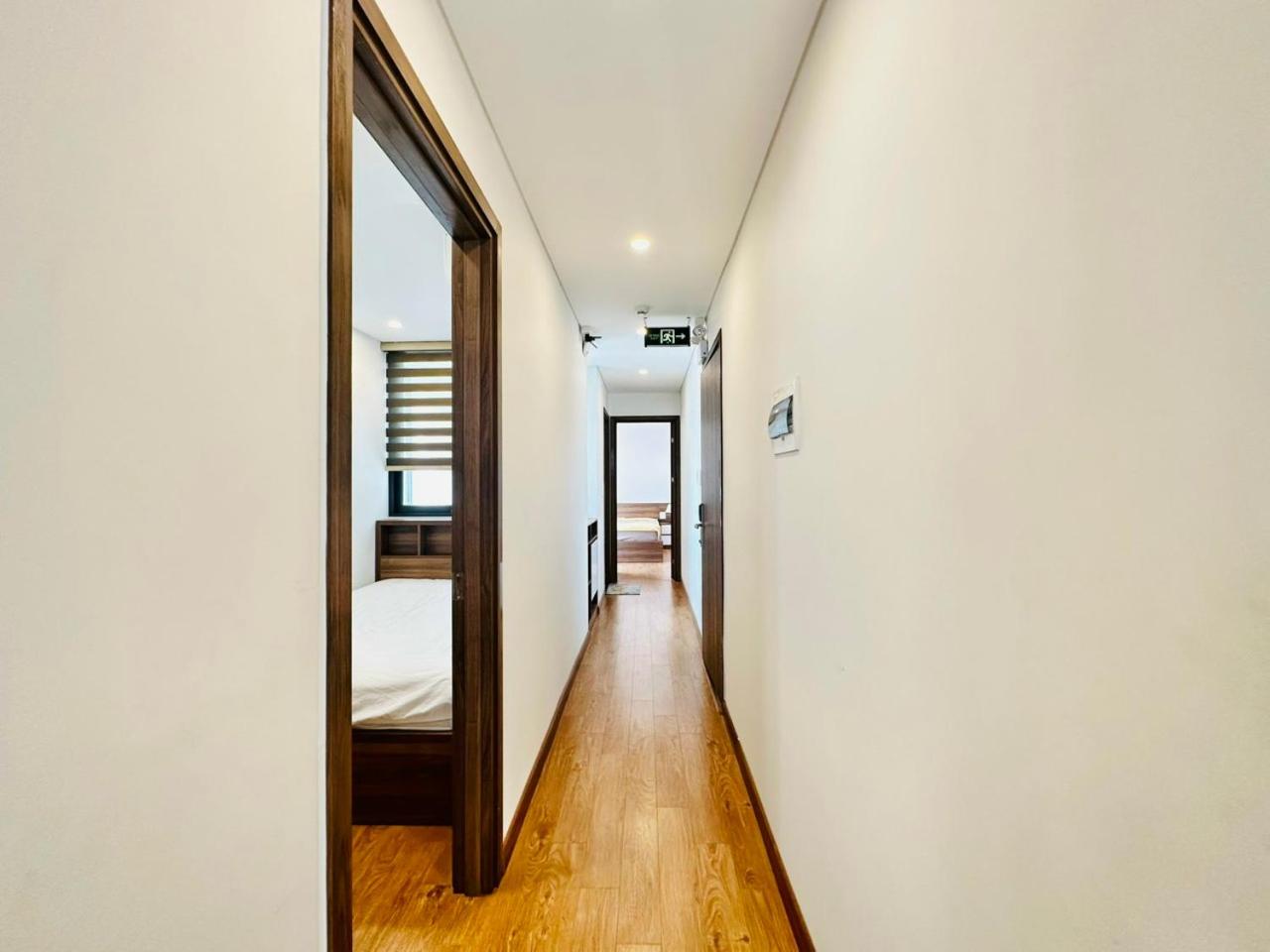 Hanoi Home 4 - Cheap price 2 bedroom Apartment near West lake