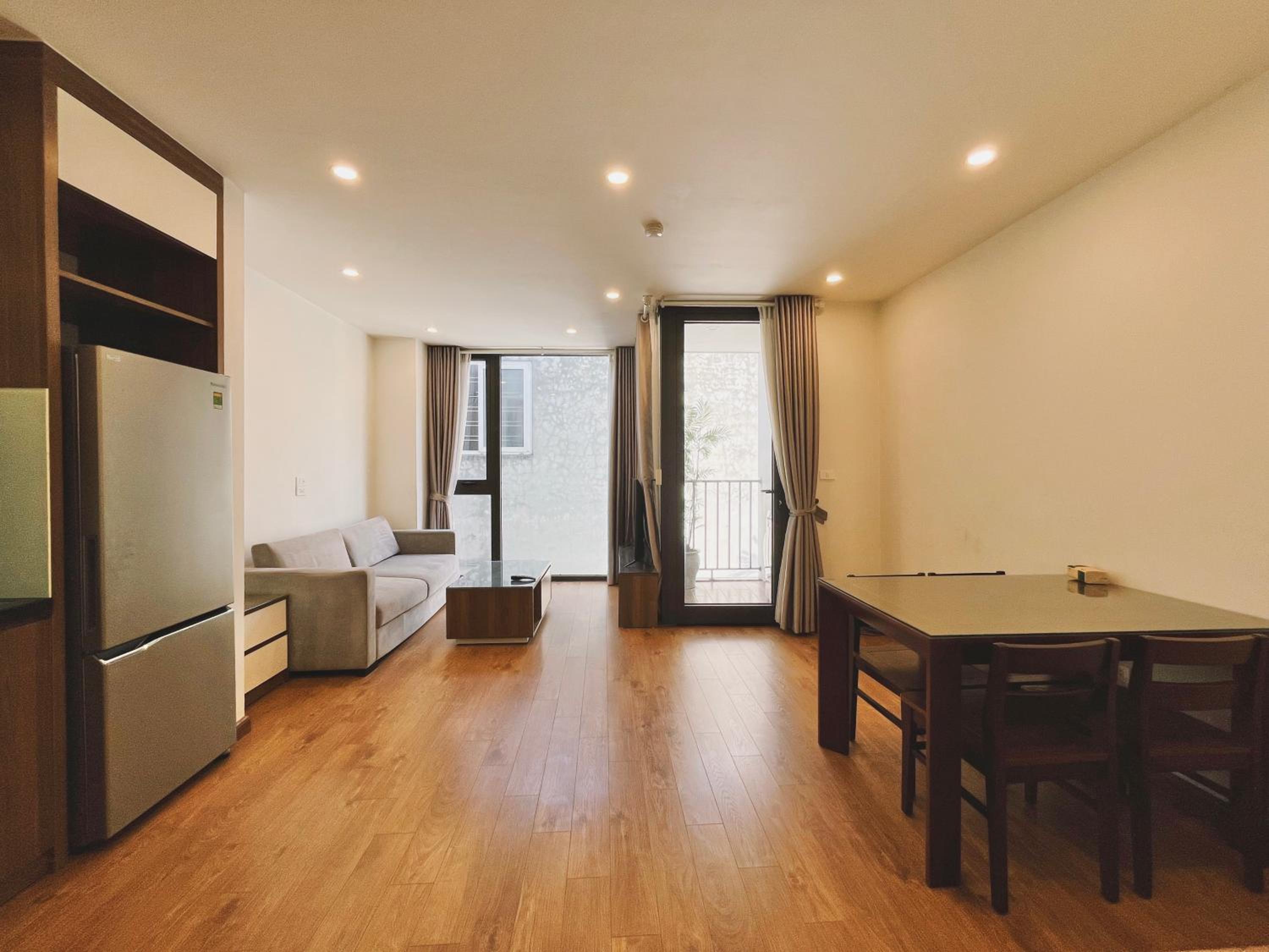 Hanoi Home 4 - Cheap price 2 bedroom Apartment near West lake