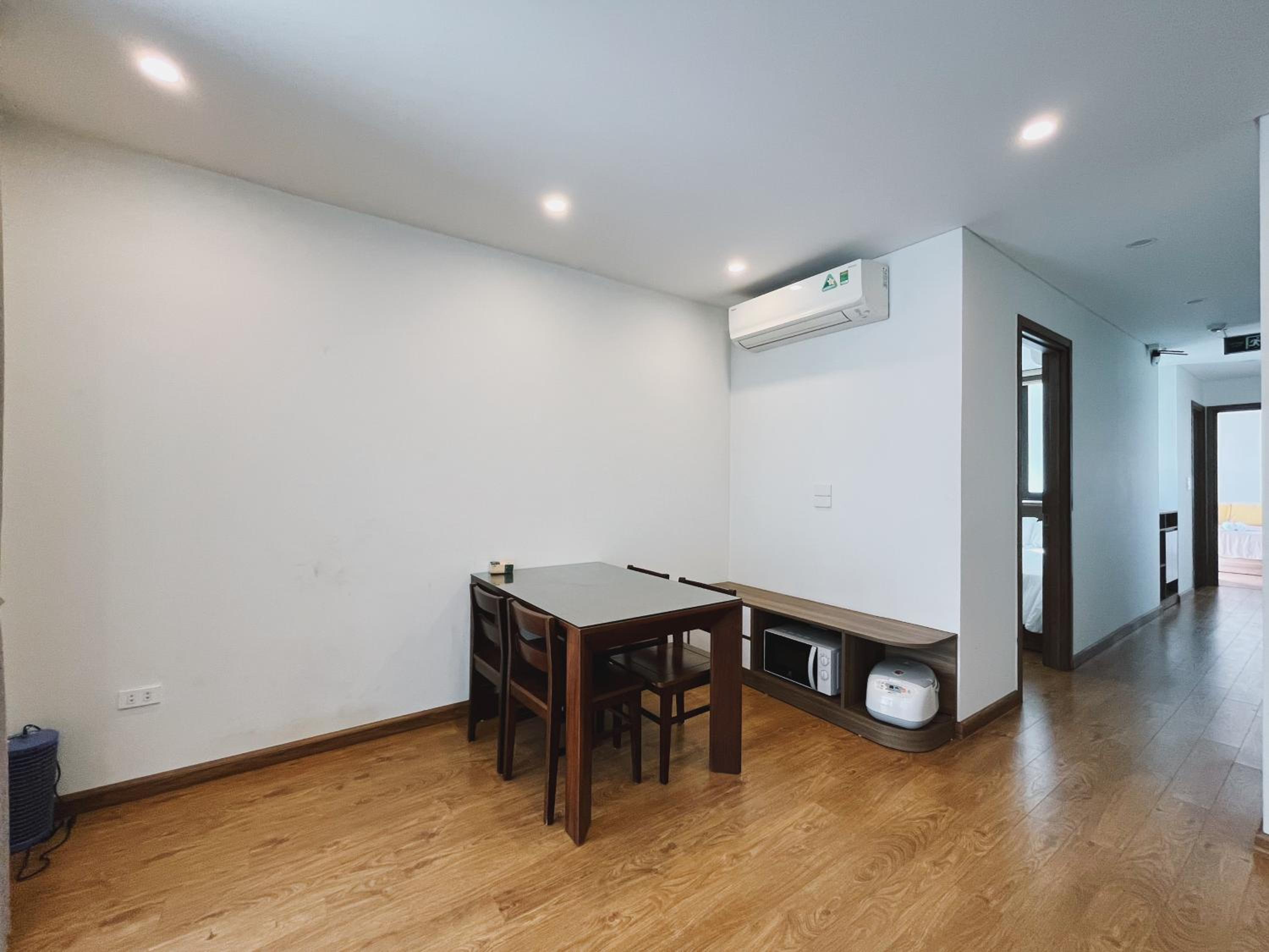 Hanoi Home 4 - Cheap price 2 bedroom Apartment near West lake