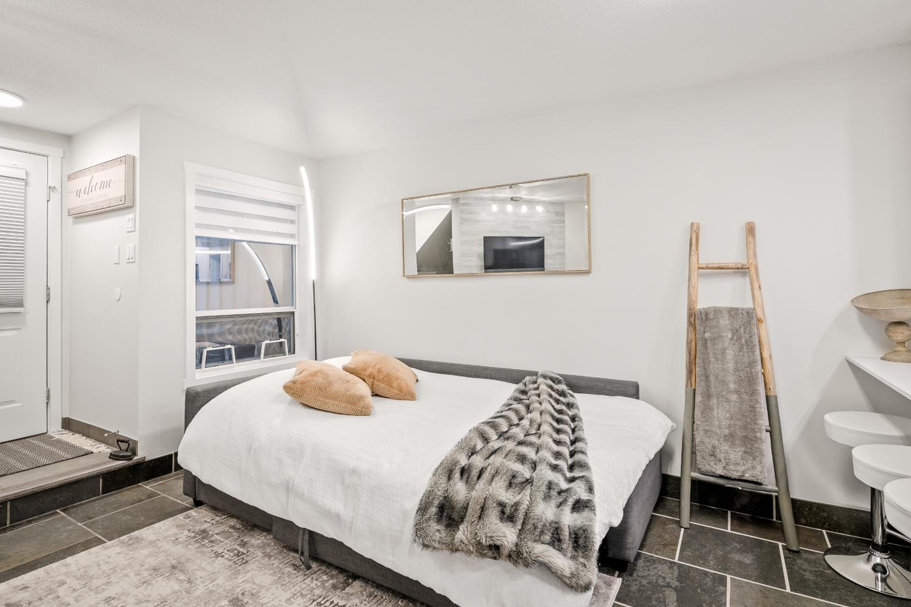 Whistler Village, Private Hot Tub, Free Parking