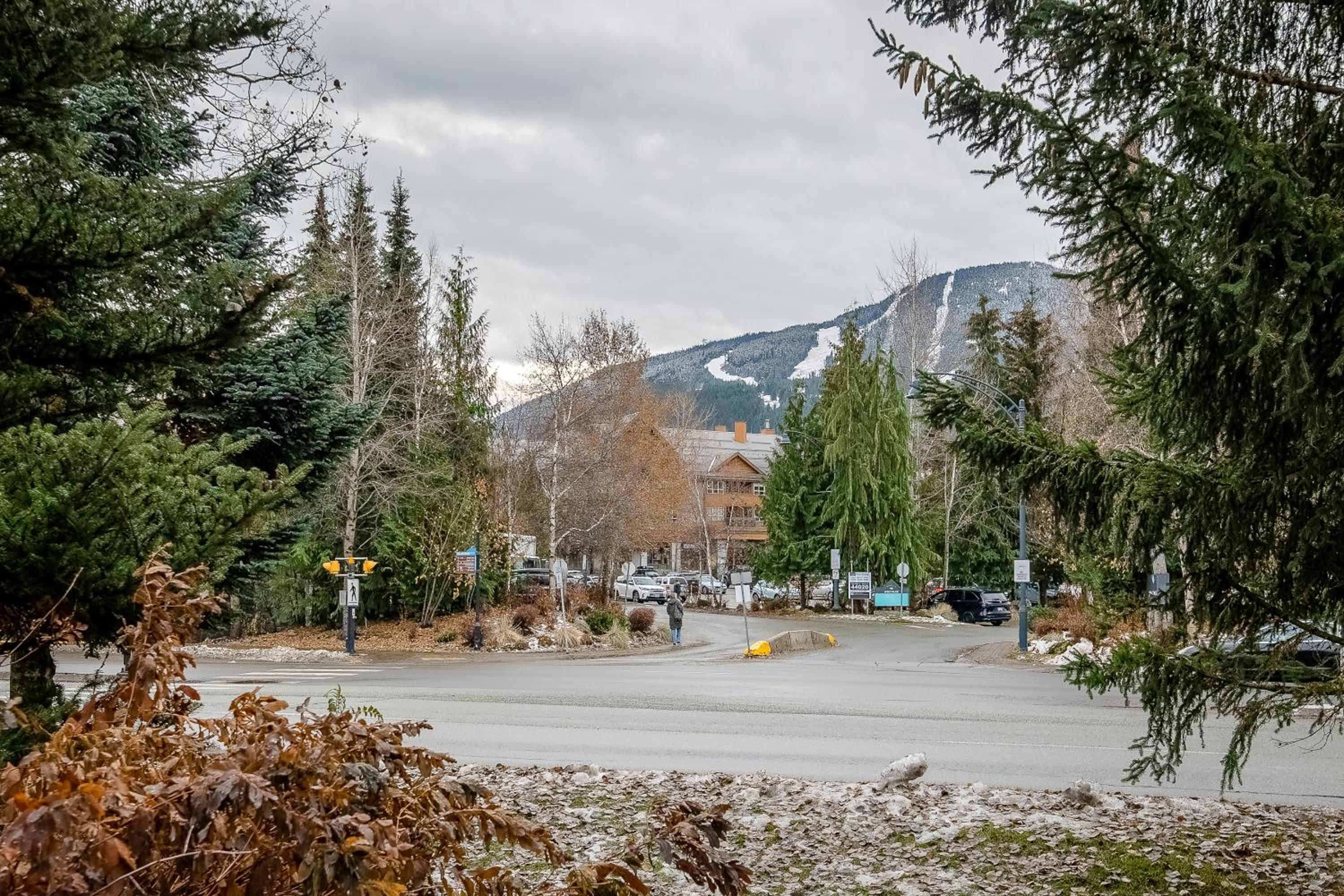 Whistler Village, Private Hot Tub, Free Parking