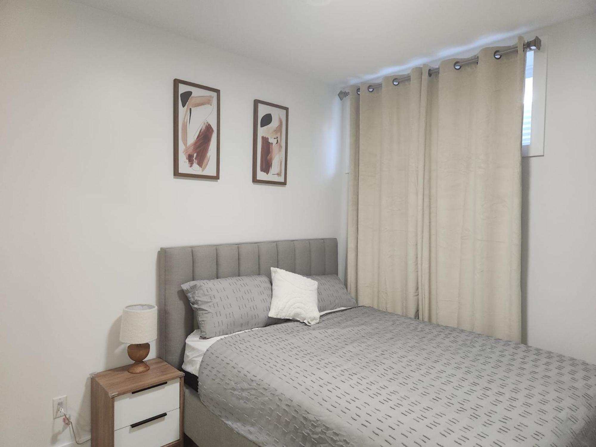Brand New Deluxe 2 Bedroom Suite with AC & Den