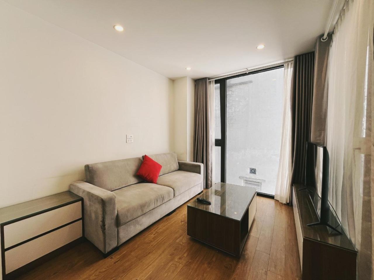 Hanoi Home 4 - Cheap price 2 bedroom Apartment near West lake