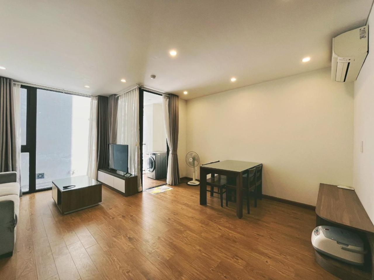 Hanoi Home 4 - Cheap price 2 bedroom Apartment near West lake