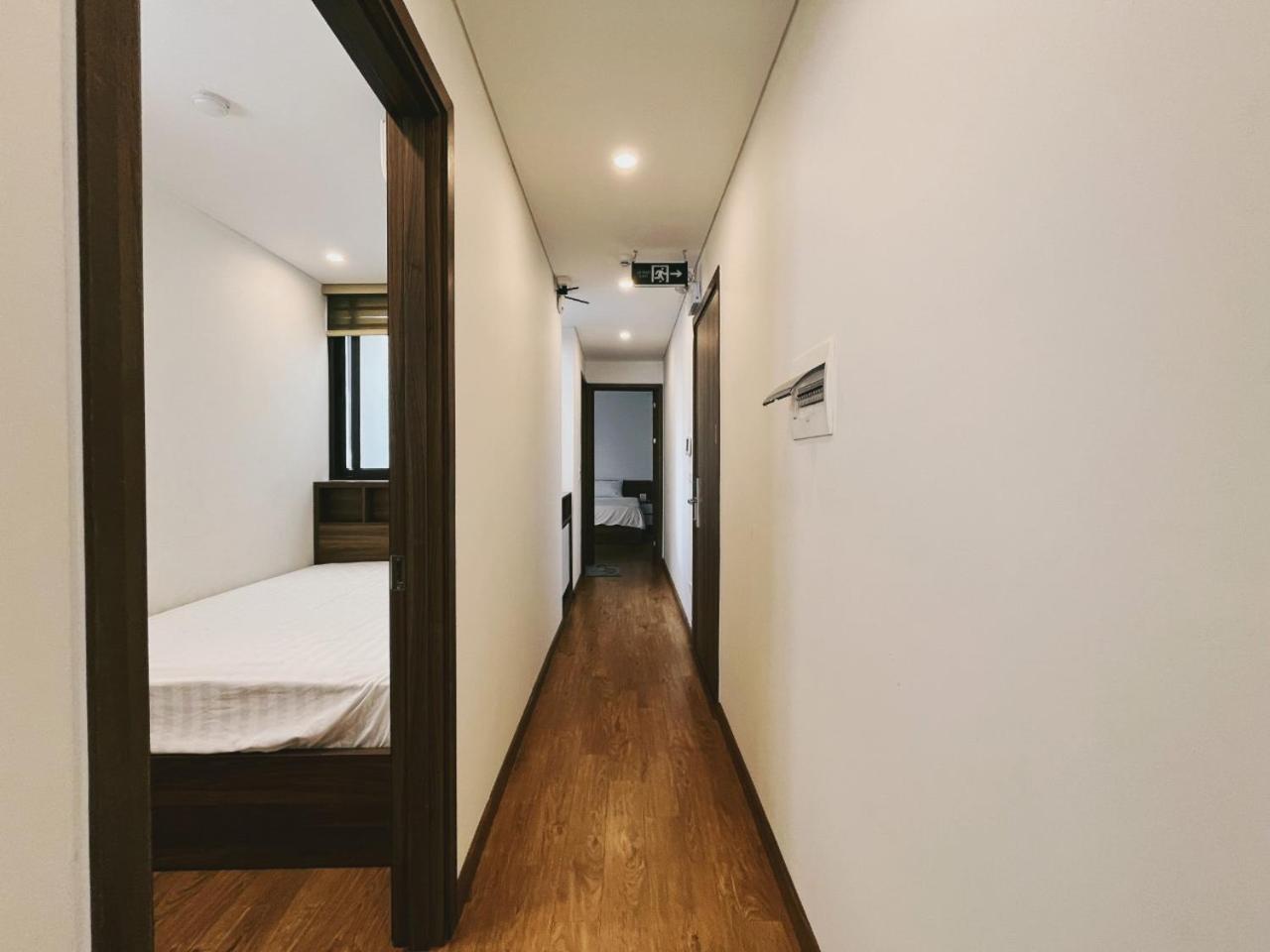 Hanoi Home 4 - Cheap price 2 bedroom Apartment near West lake