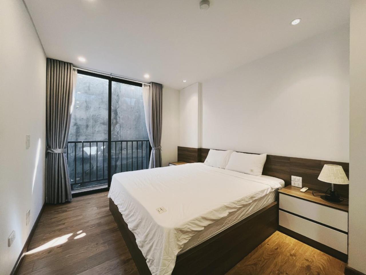 Hanoi Home 4 - Cheap price 2 bedroom Apartment near West lake
