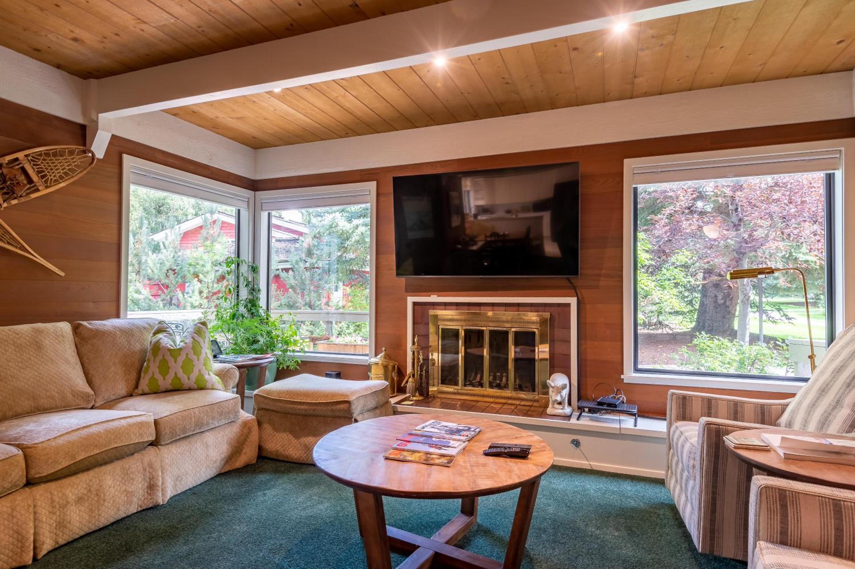 Miscellaneous Market Vacations - Dollar Meadows Condo 1396 - Property Image 1