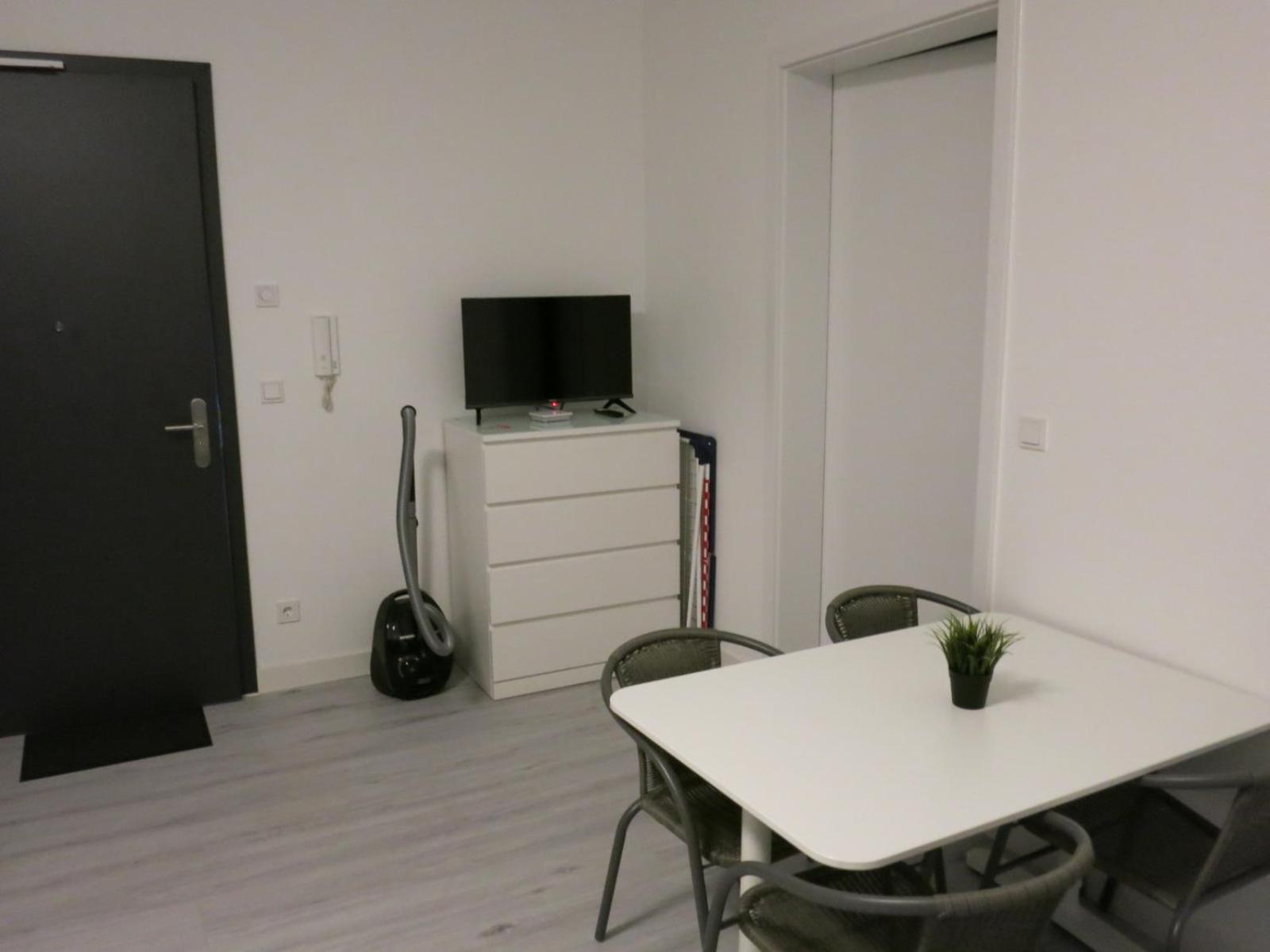 Elvano Apartments