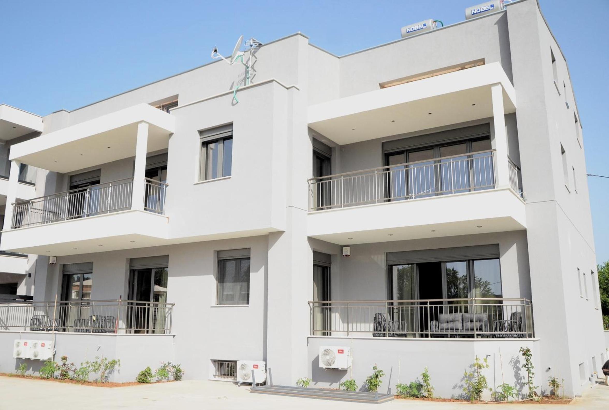 Avanto Apartments Lefkas Awaits