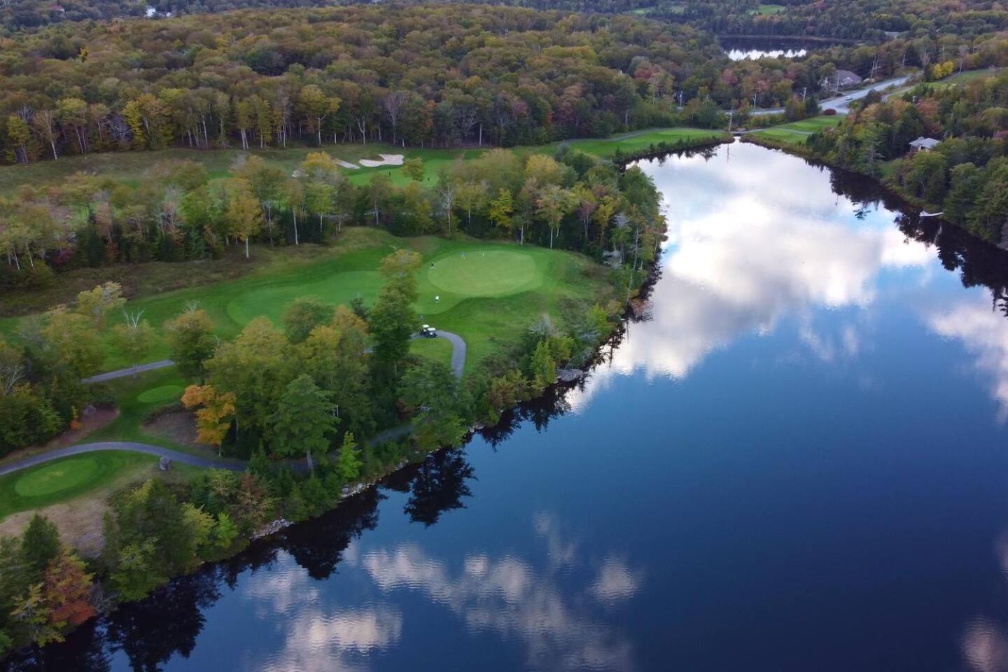 Elegant Lakehouse on Golf Course
