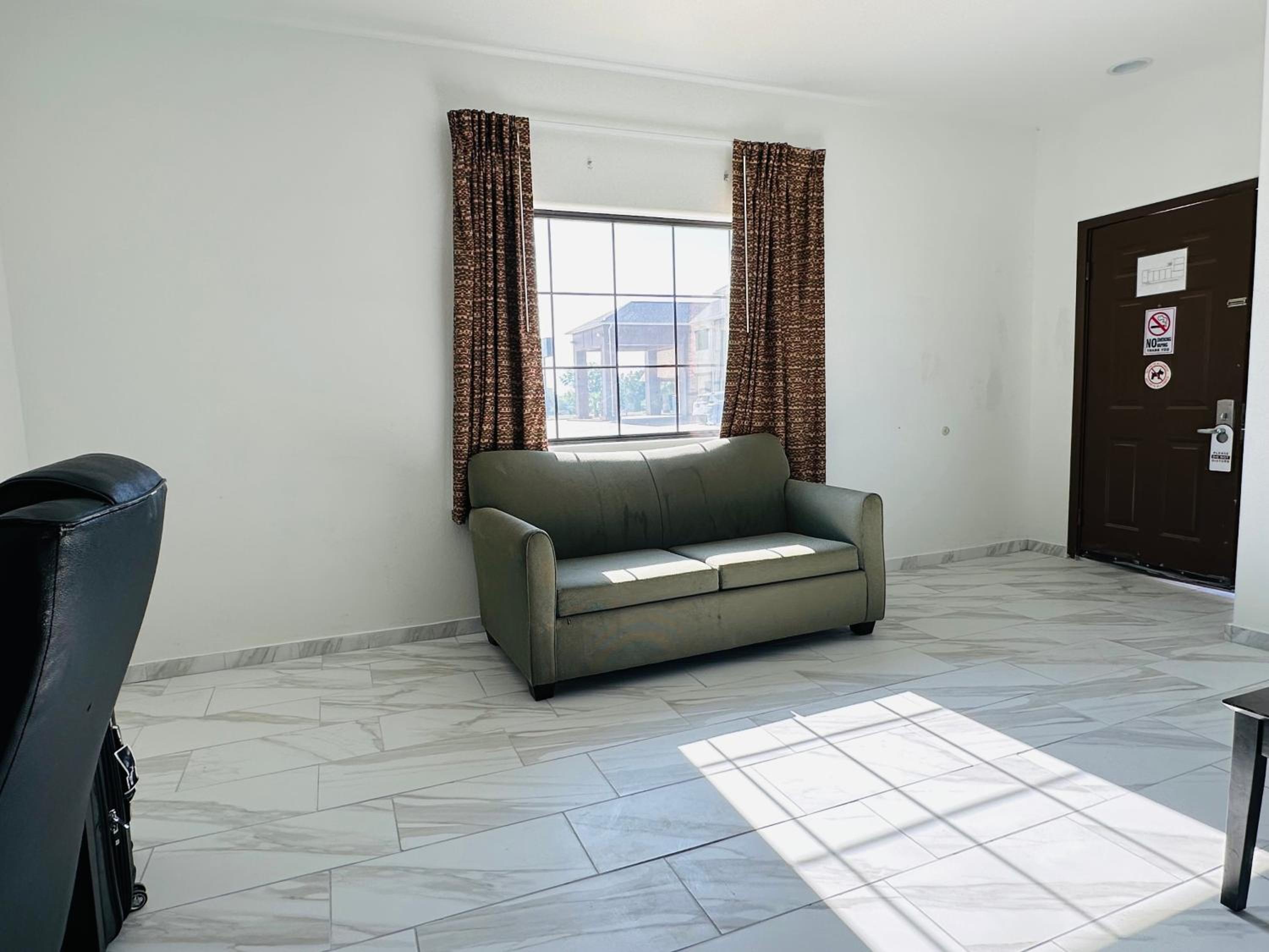 Lux Inn and Suites