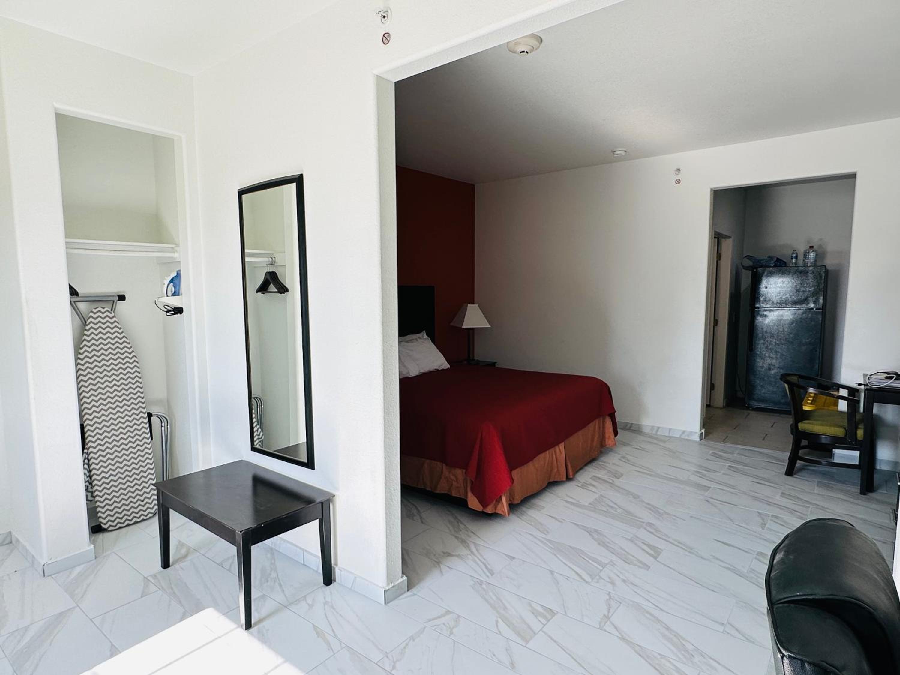 Lux Inn and Suites