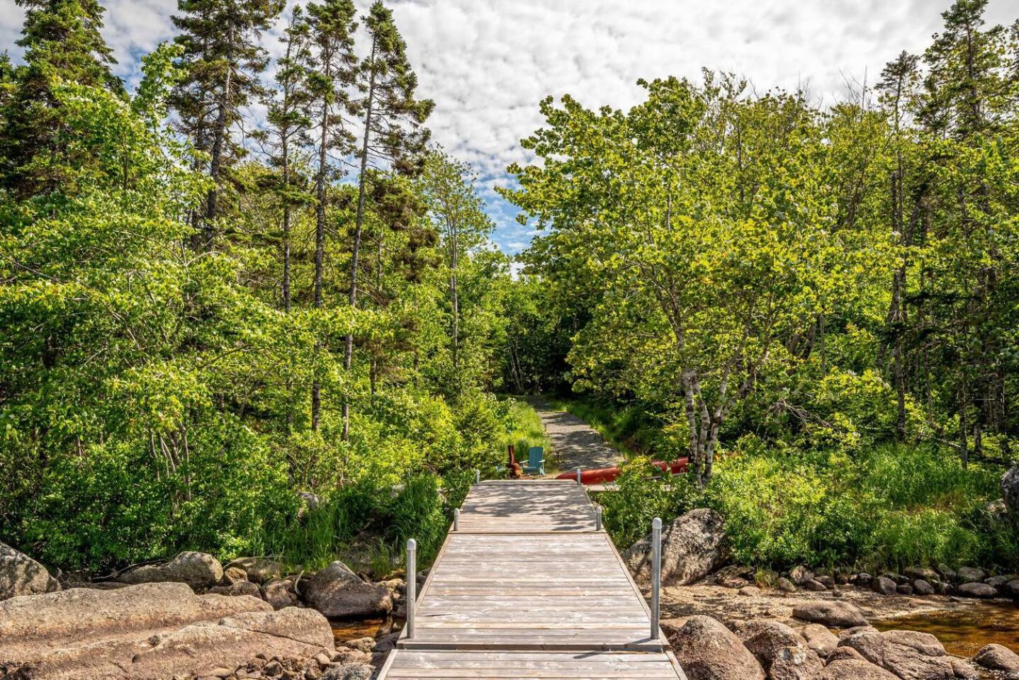 Private Getaway on McGrath Lake