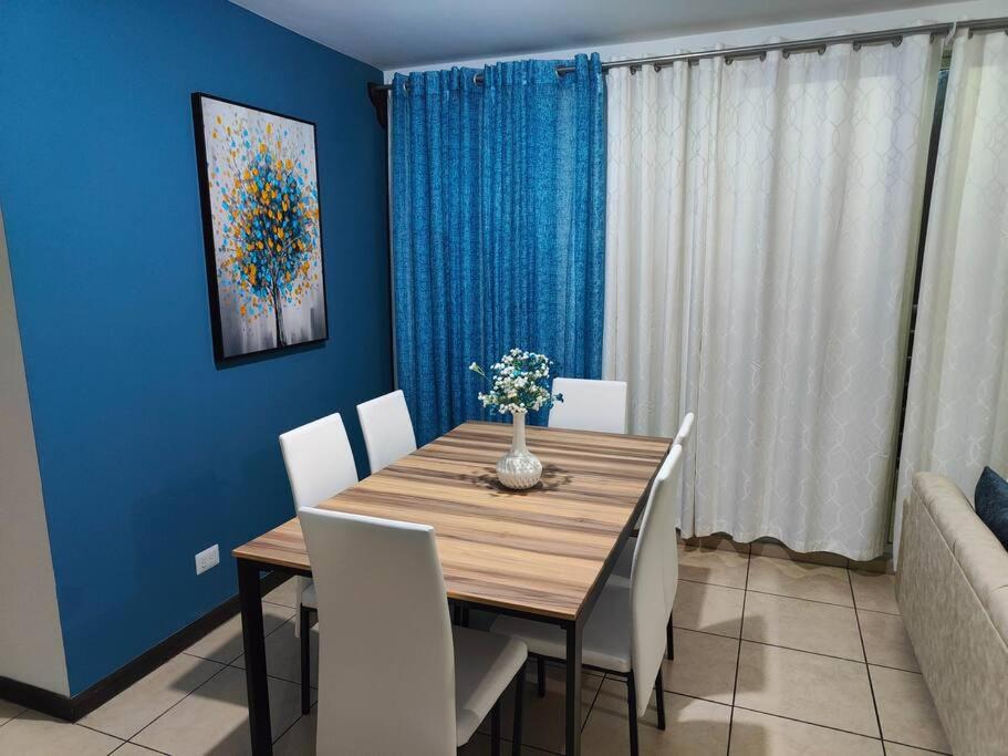 Apartamento de 3 habitaciones super espacioso un Oasis en San Jose