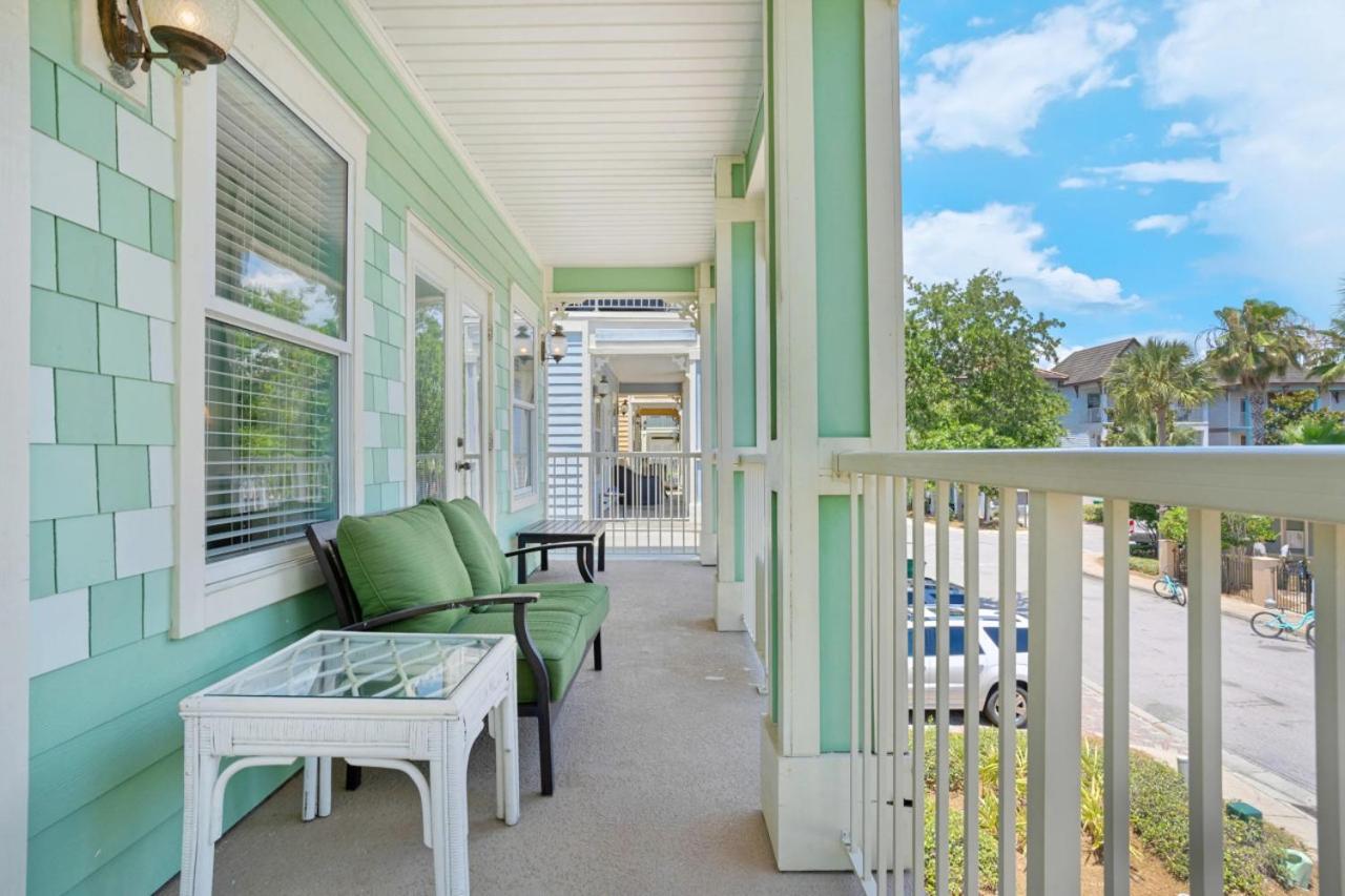 Splish Splash Pet friendly Pool view